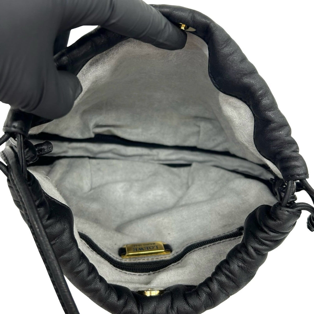 Loewe Black Leather Pochette Shoulder Bag (Pre-Owned)