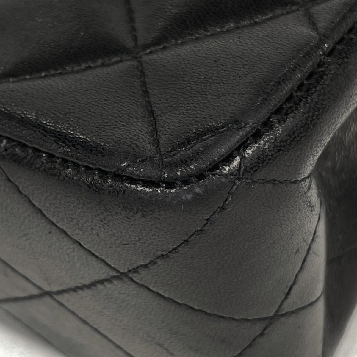 Chanel Matelasse Black Leather Shoulder Bag (Pre-Owned)