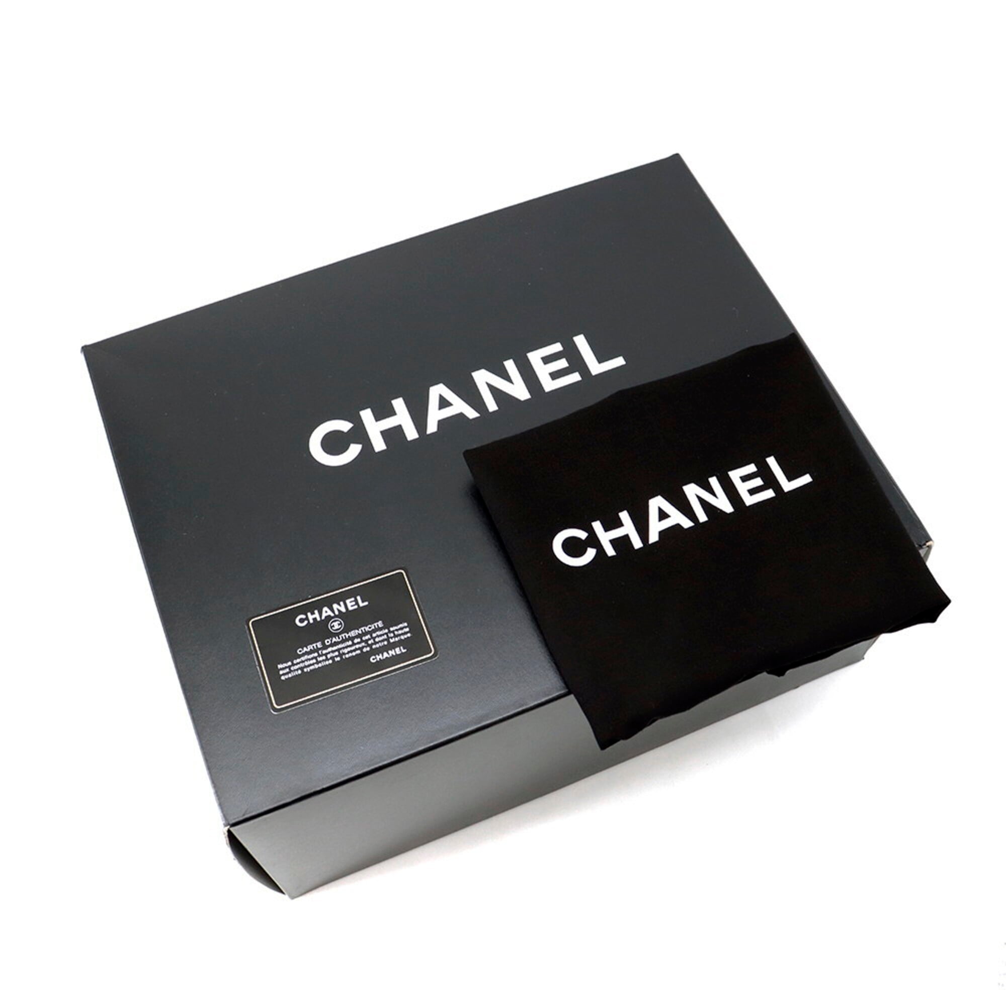 Chanel Matelasse Black Grained Calfskin Handbag Shoulder Bag (Pre-Owned)