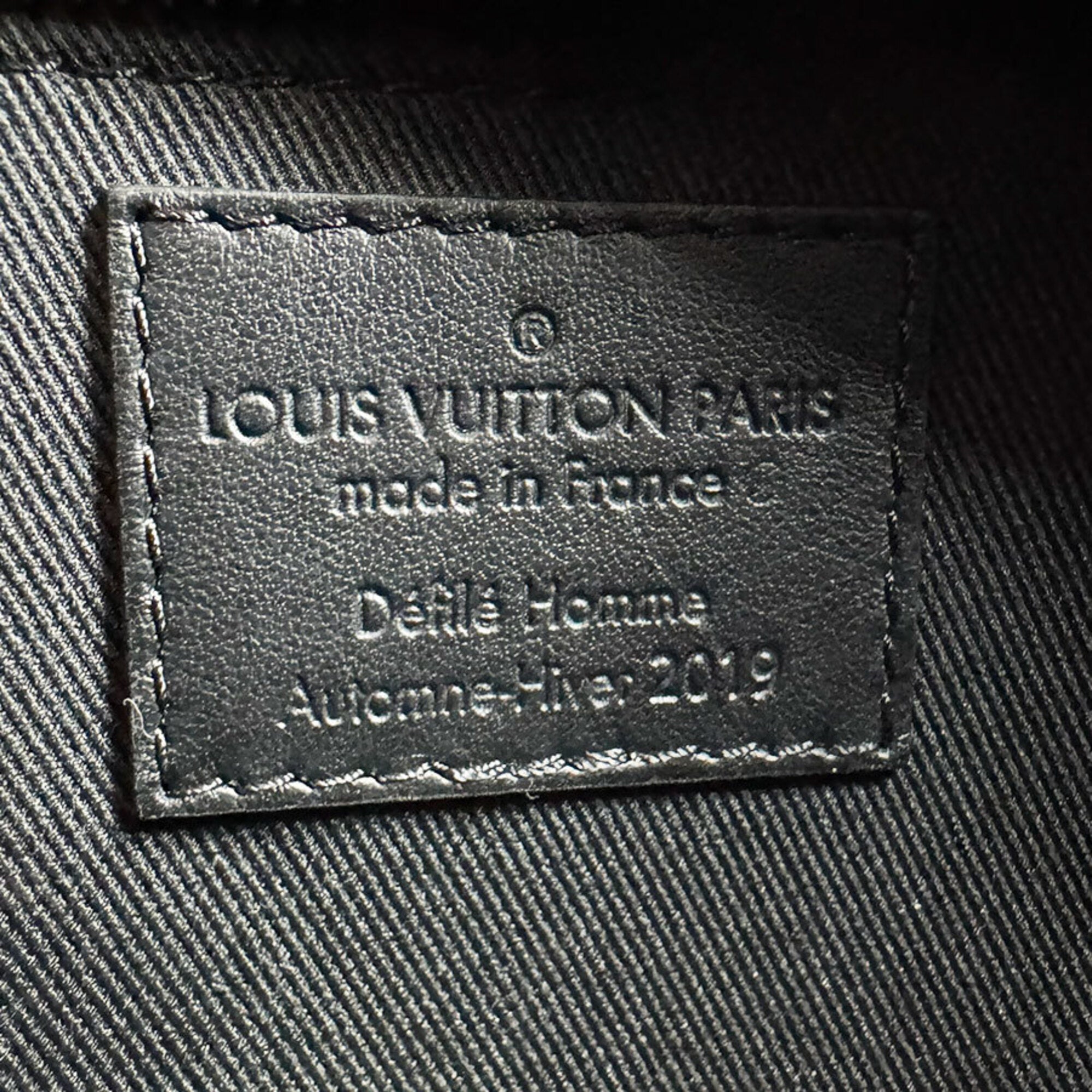 Louis Vuitton Black Multi-Color Taiga Leather Shoulder Bag (Pre-Owned)