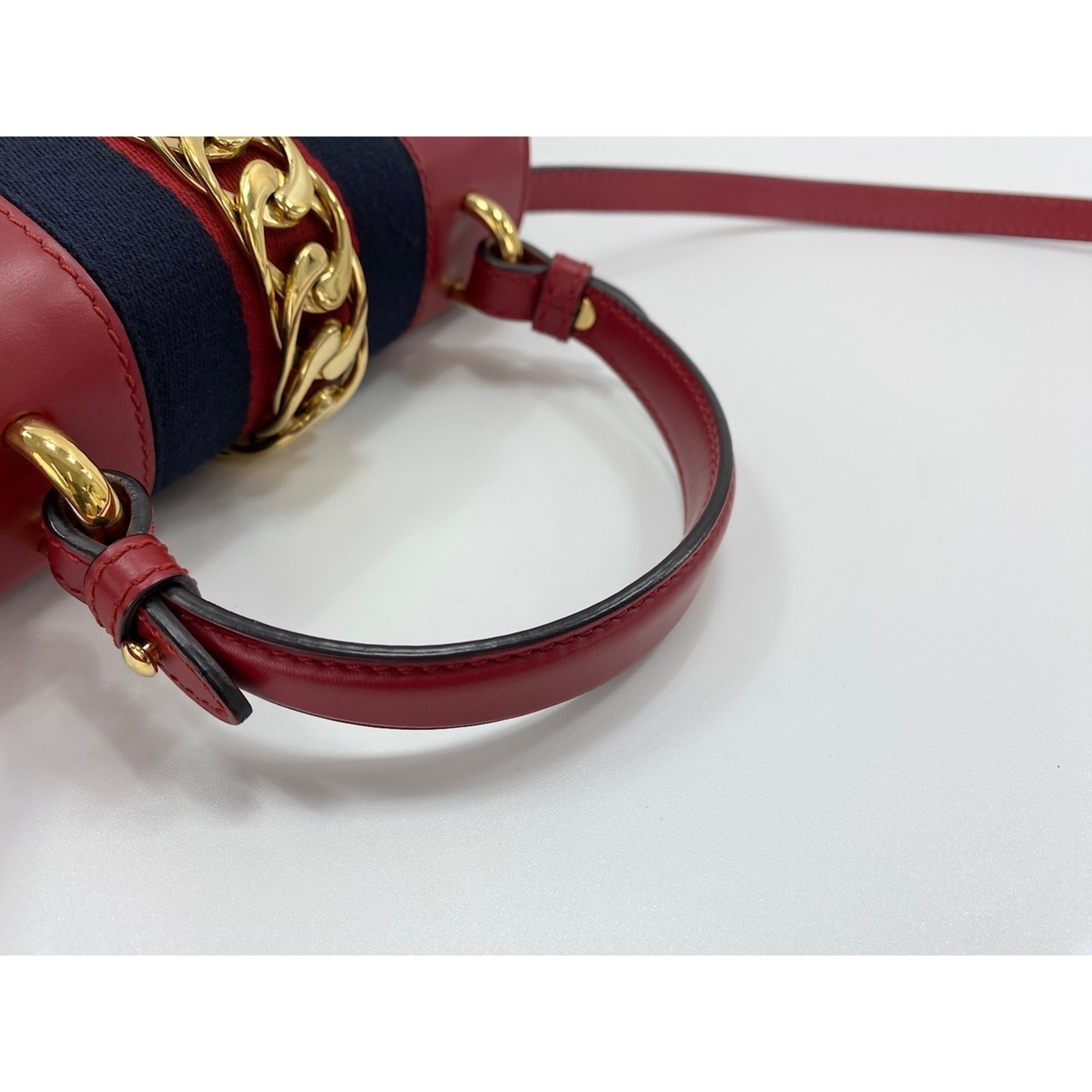 Gucci Red Color Handbag (Pre-Owned)