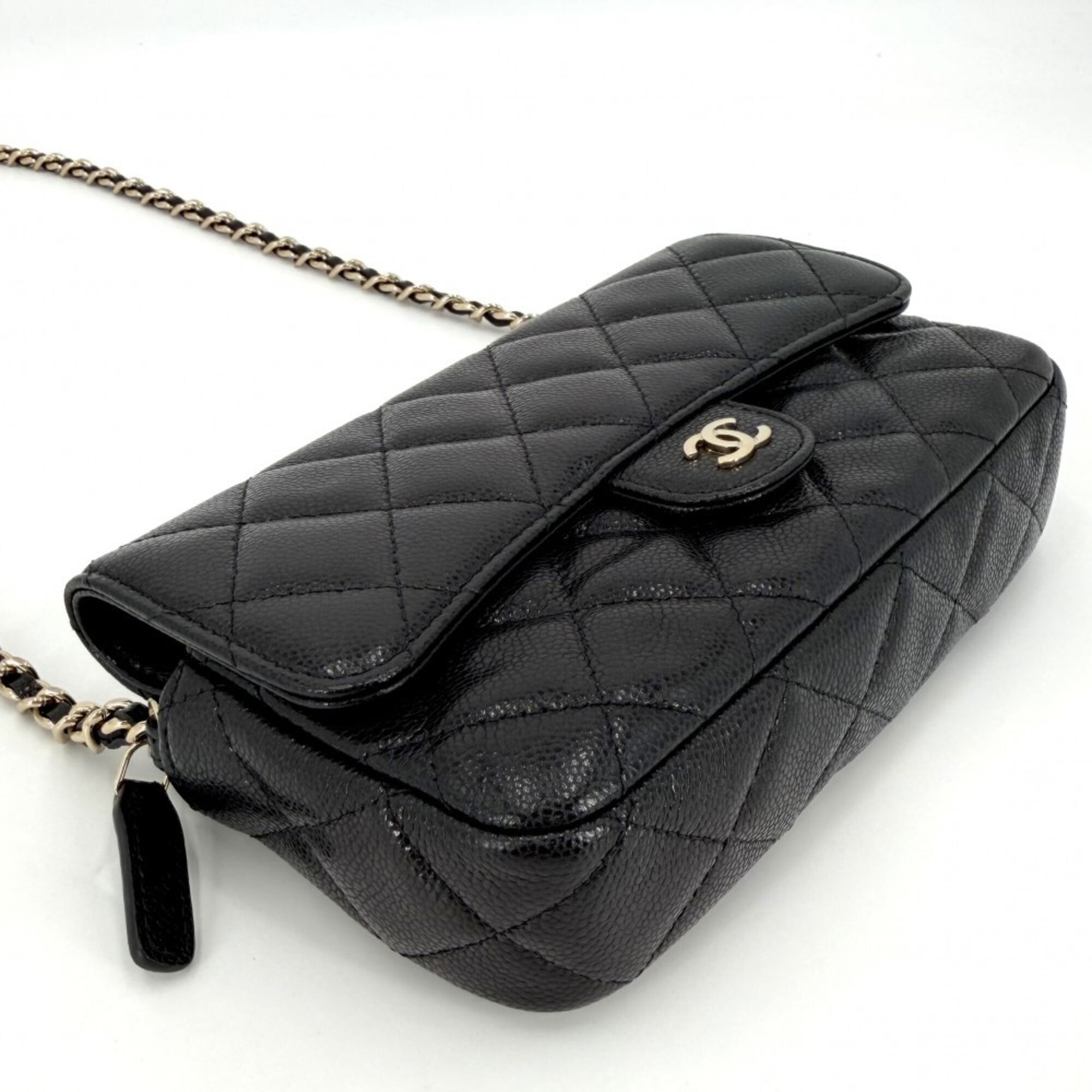 Chanel Black White Grained Calfskin Shoulder Bag (Pre-Owned)