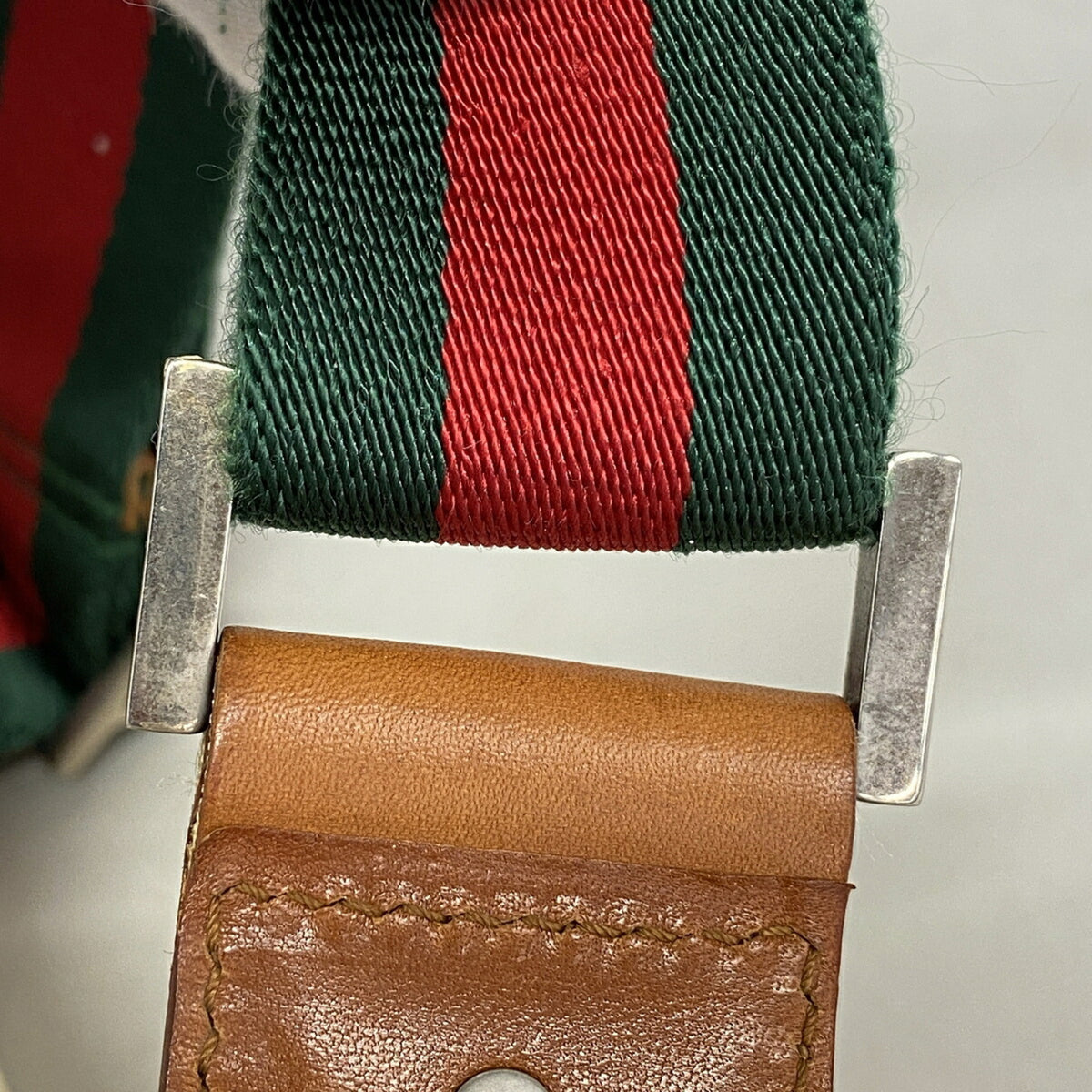 Gucci Beige Nylon Shoulder Bag (Pre-Owned)