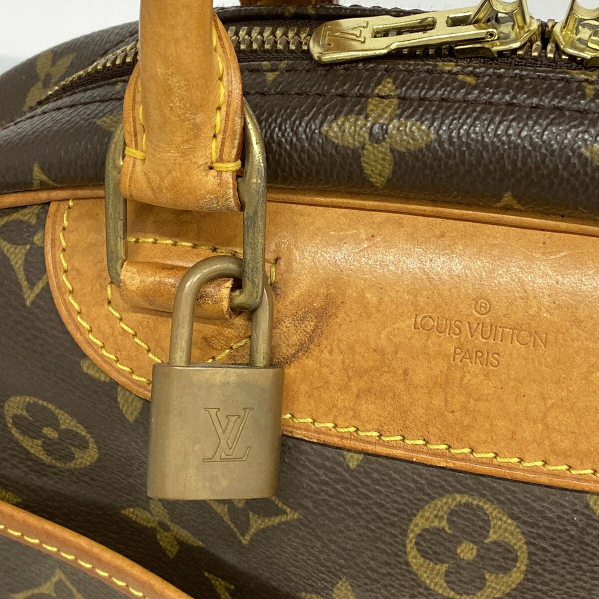 Louis Vuitton Brown Handbag (Pre-Owned)