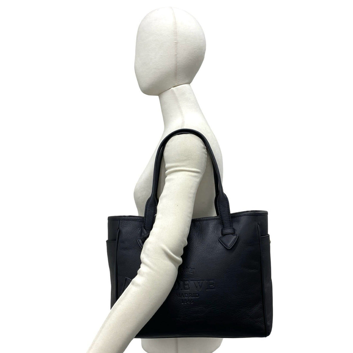 Loewe Black Leather Handbag Tote Bag (Pre-Owned)