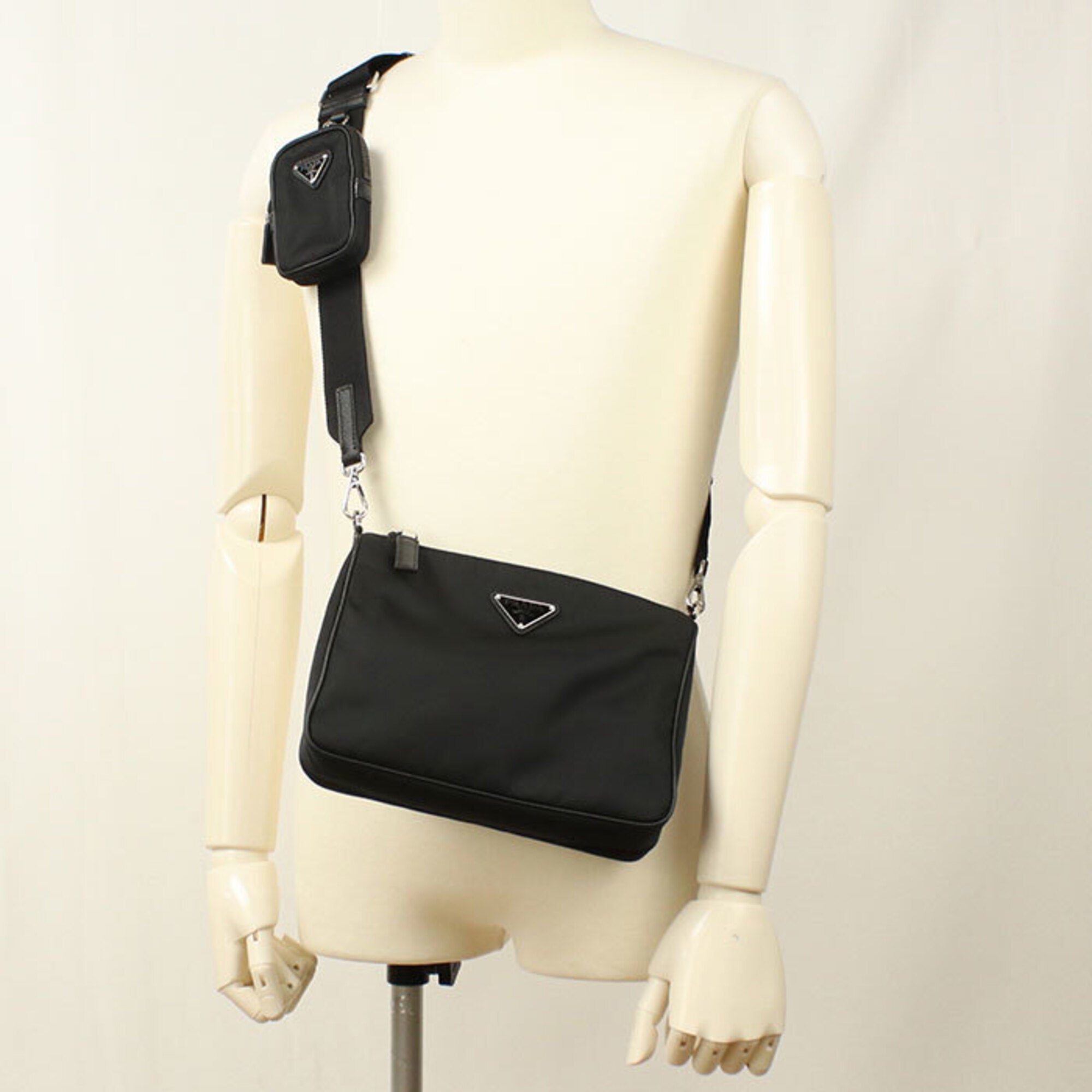 Prada Black Nylon Shoulder Bag (Pre-Owned)