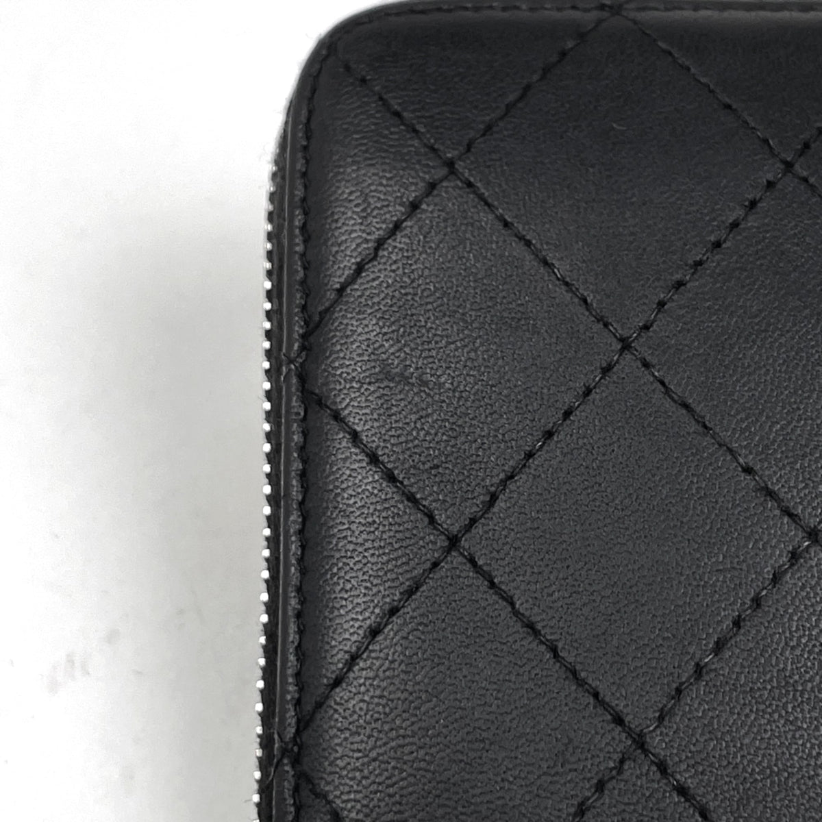 Chanel Matelasse Black Leather Long Wallet (Bi-Fold) (Pre-Owned)