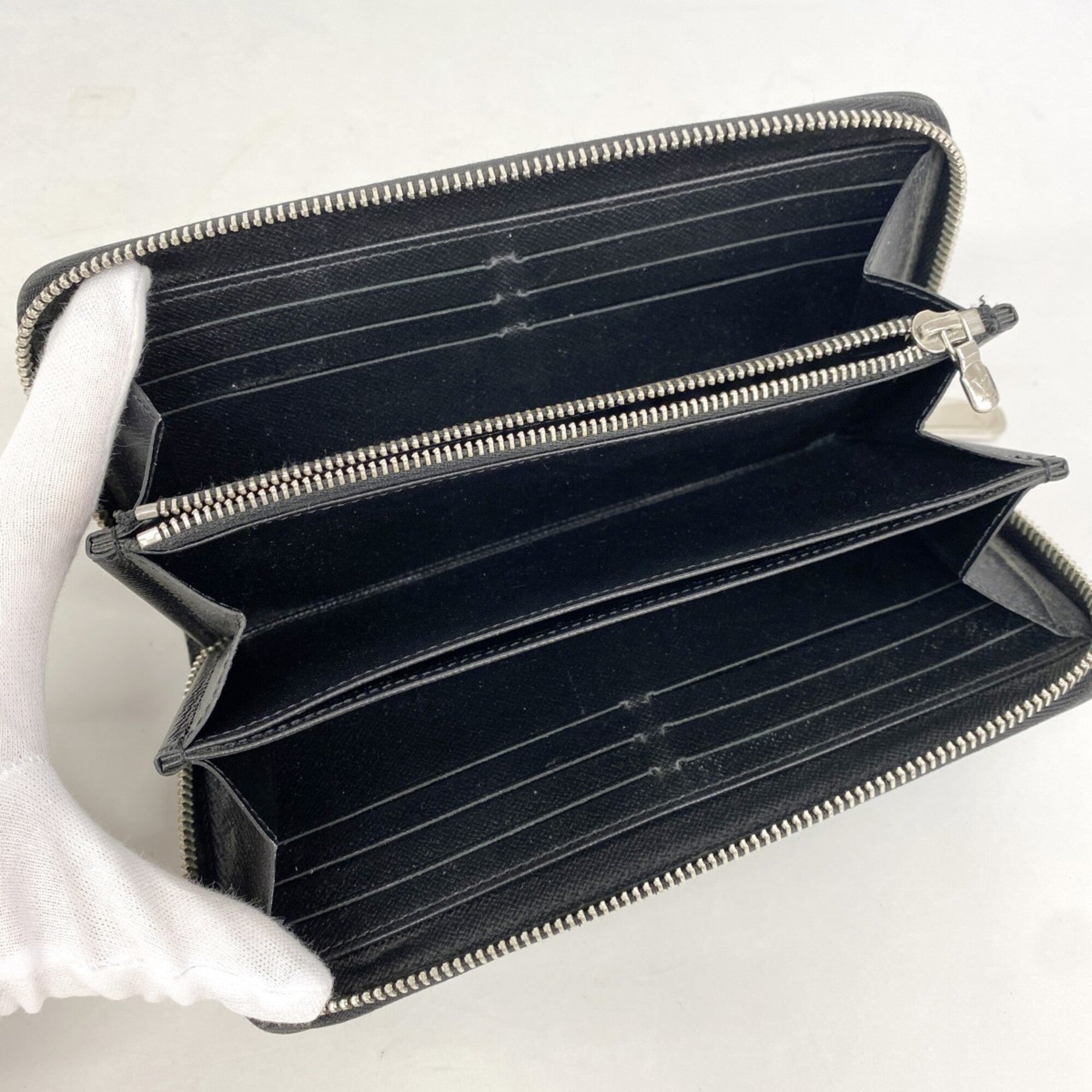 Louis Vuitton Noir Long Wallet (Bi-Fold) (Pre-Owned)