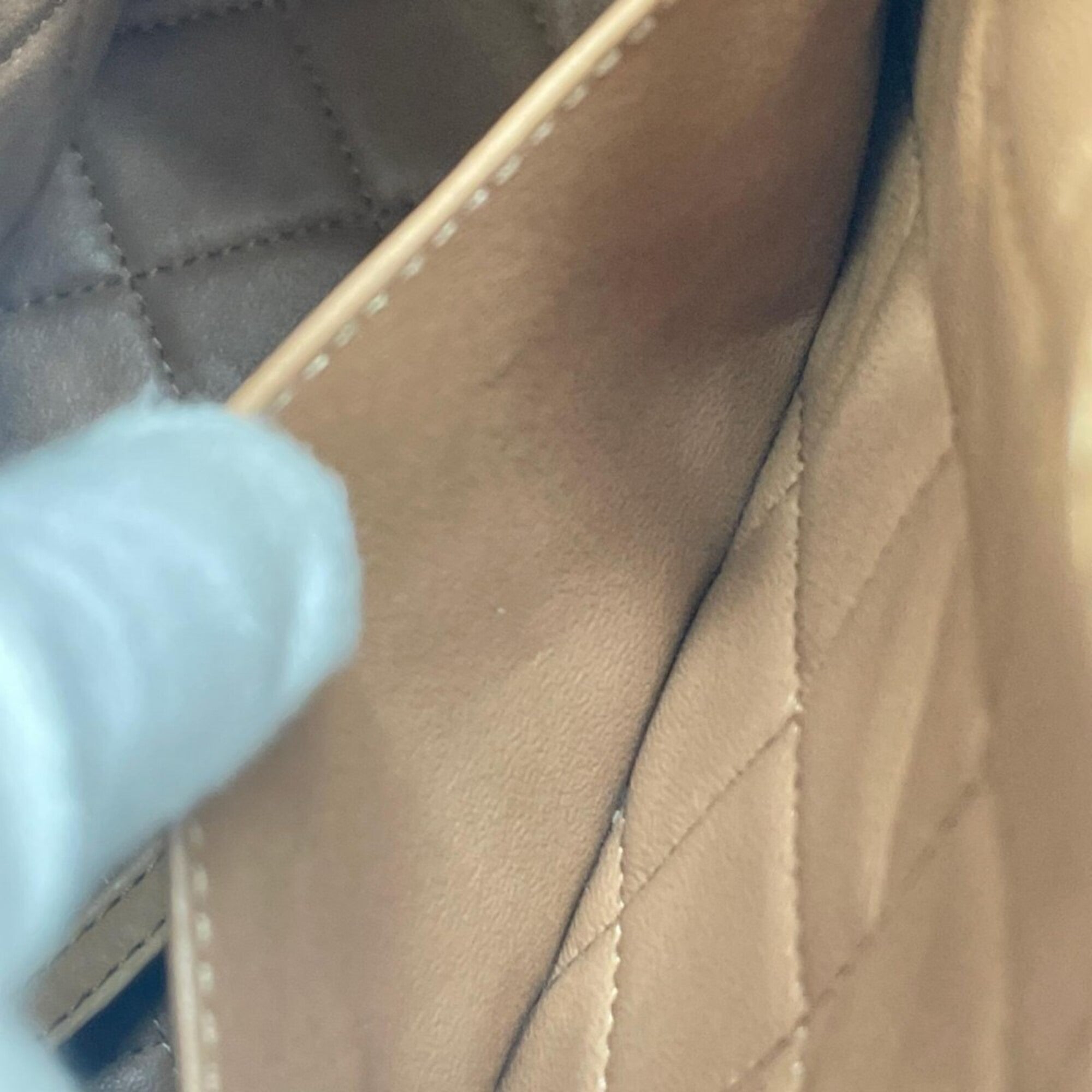 Chanel Beige Leather Handbag (Pre-Owned)
