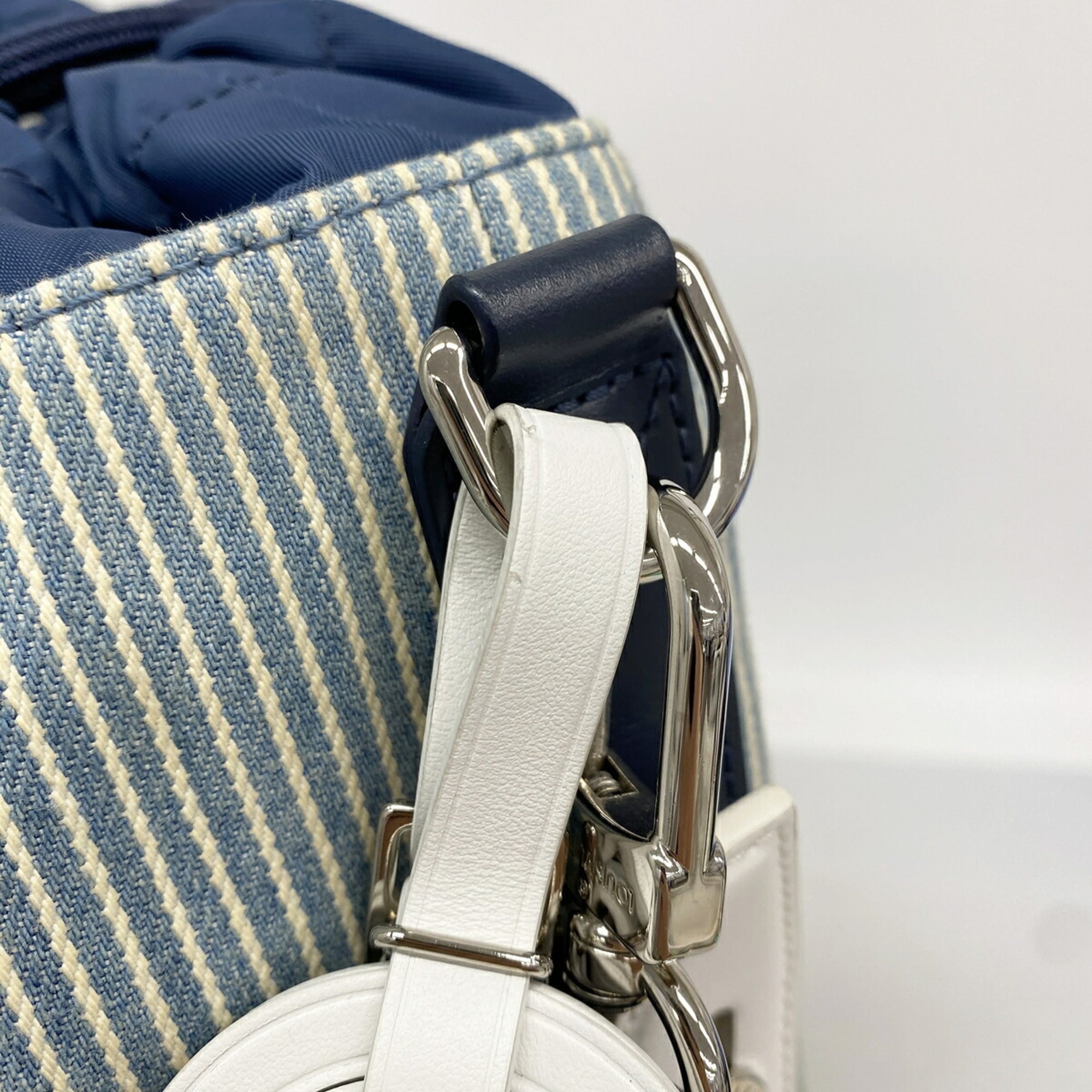 Louis Vuitton Blue Shoulder Bag (Pre-Owned)