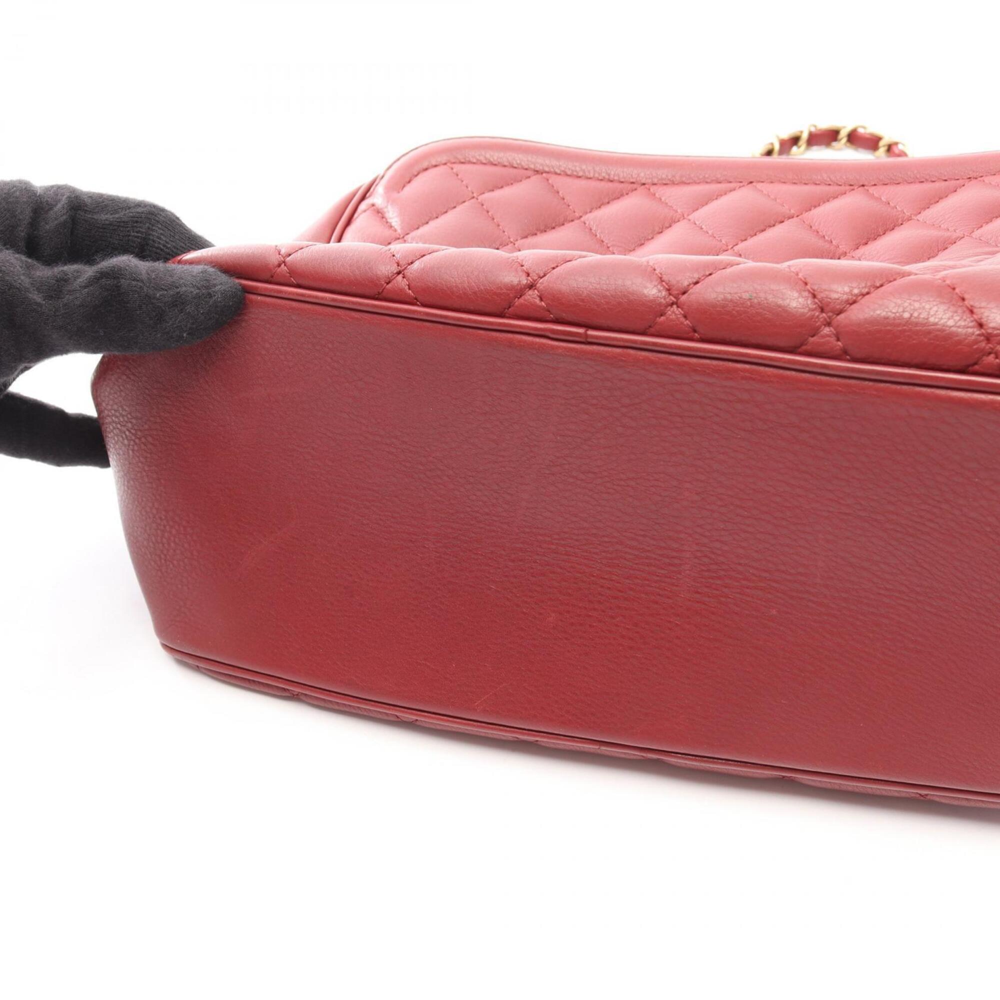 Chanel Red Color Leather Handbag Shoulder Bag (Pre-Owned)