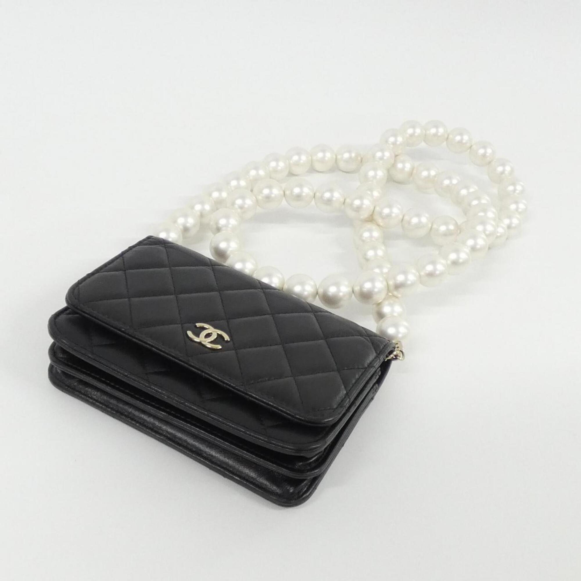 Chanel Black Artificial Pearl Leather Chain/Shoulder Wallet (Pre-Owned)
