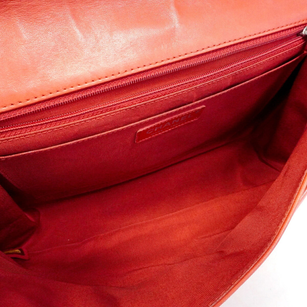 Chanel Red Color Leather Shoulder Bag (Pre-Owned)