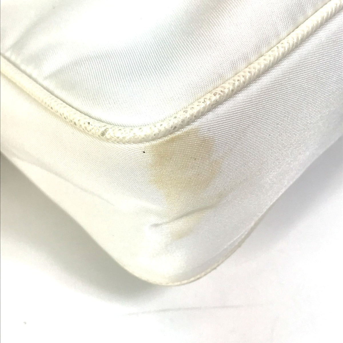 Prada White Cloth Shoulder Bag (Pre-Owned)