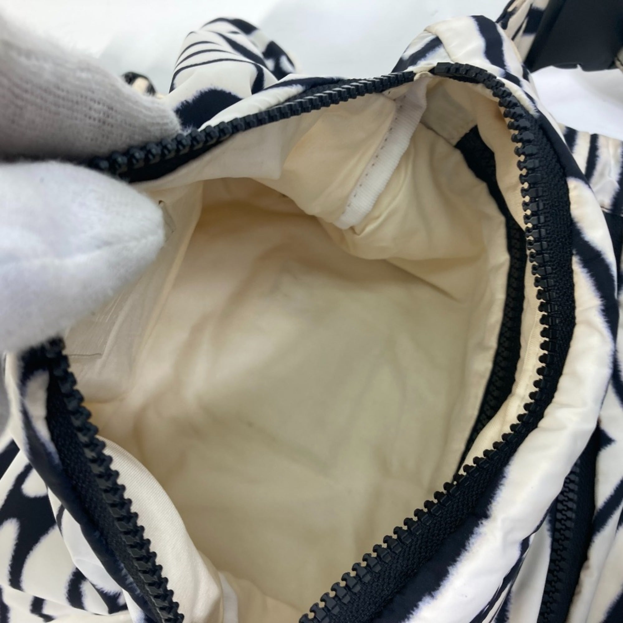Chanel Sport Black White Nylon Messenger Bag Shoulder Bag (Pre-Owned)