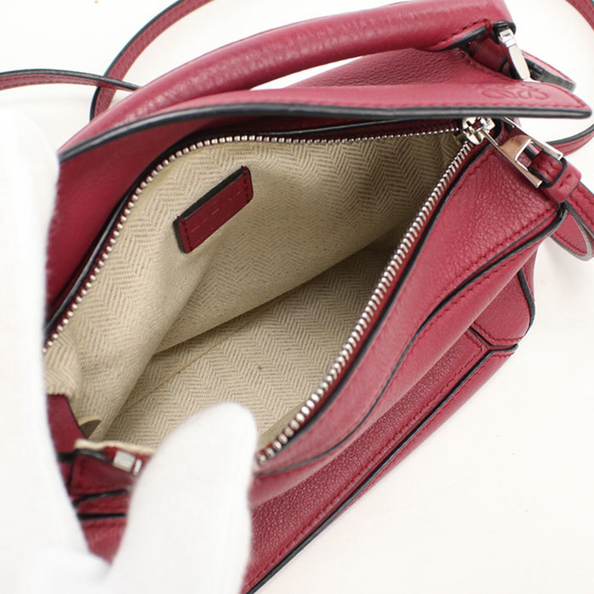 Loewe Red Color Leather Shoulder Bag (Pre-Owned)