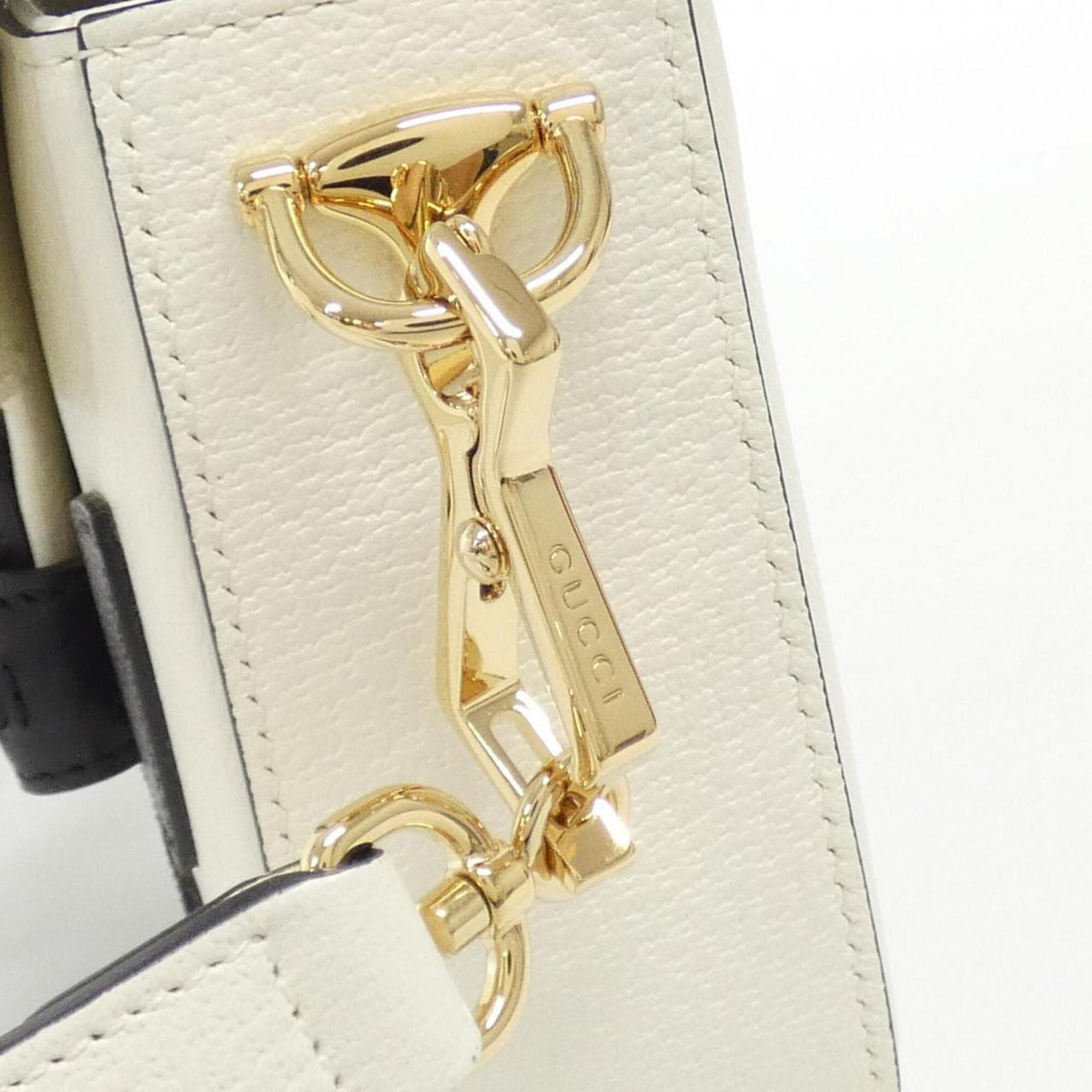 Gucci White Leather Shoulder Bag (Pre-Owned)