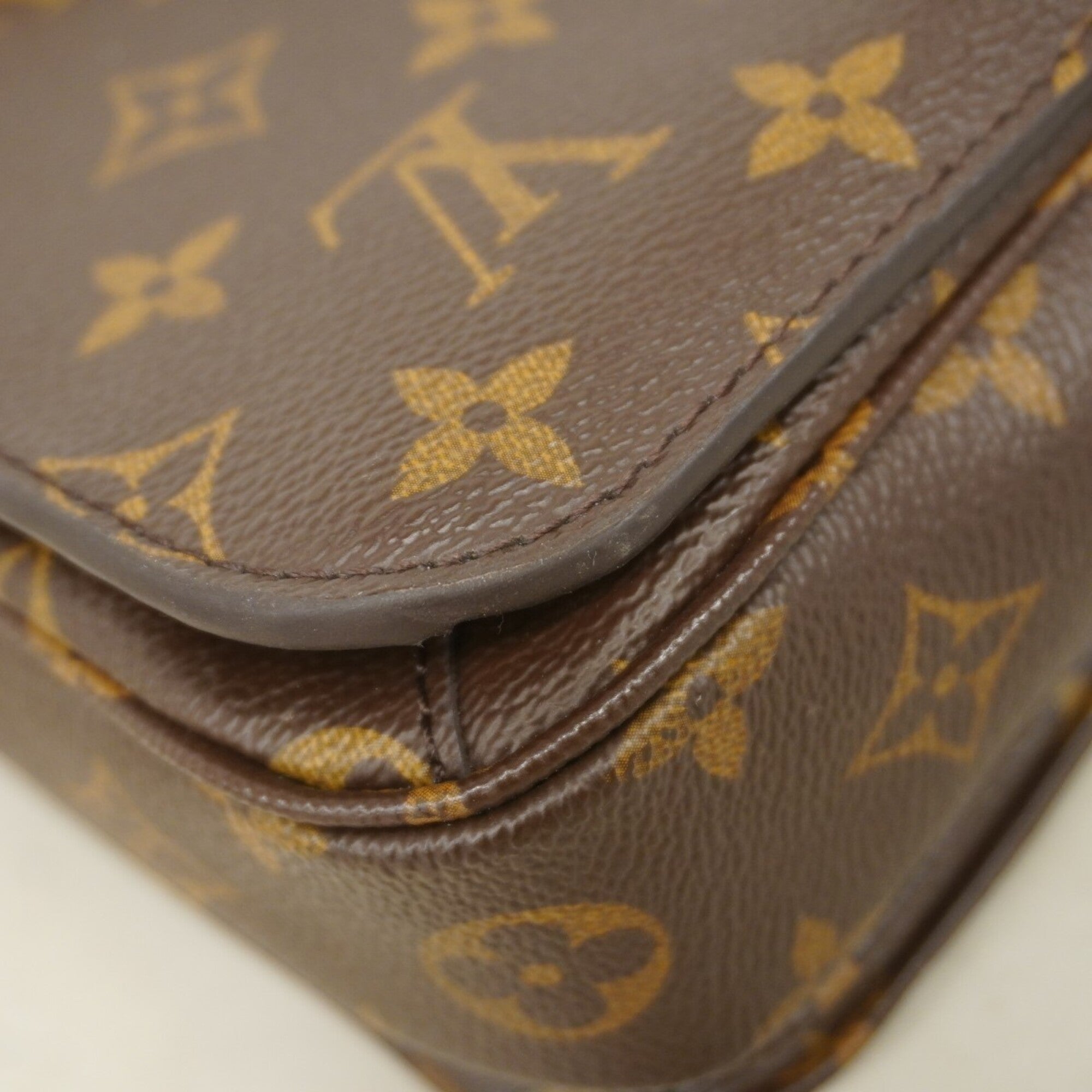 Louis Vuitton Brown Handbag (Pre-Owned)