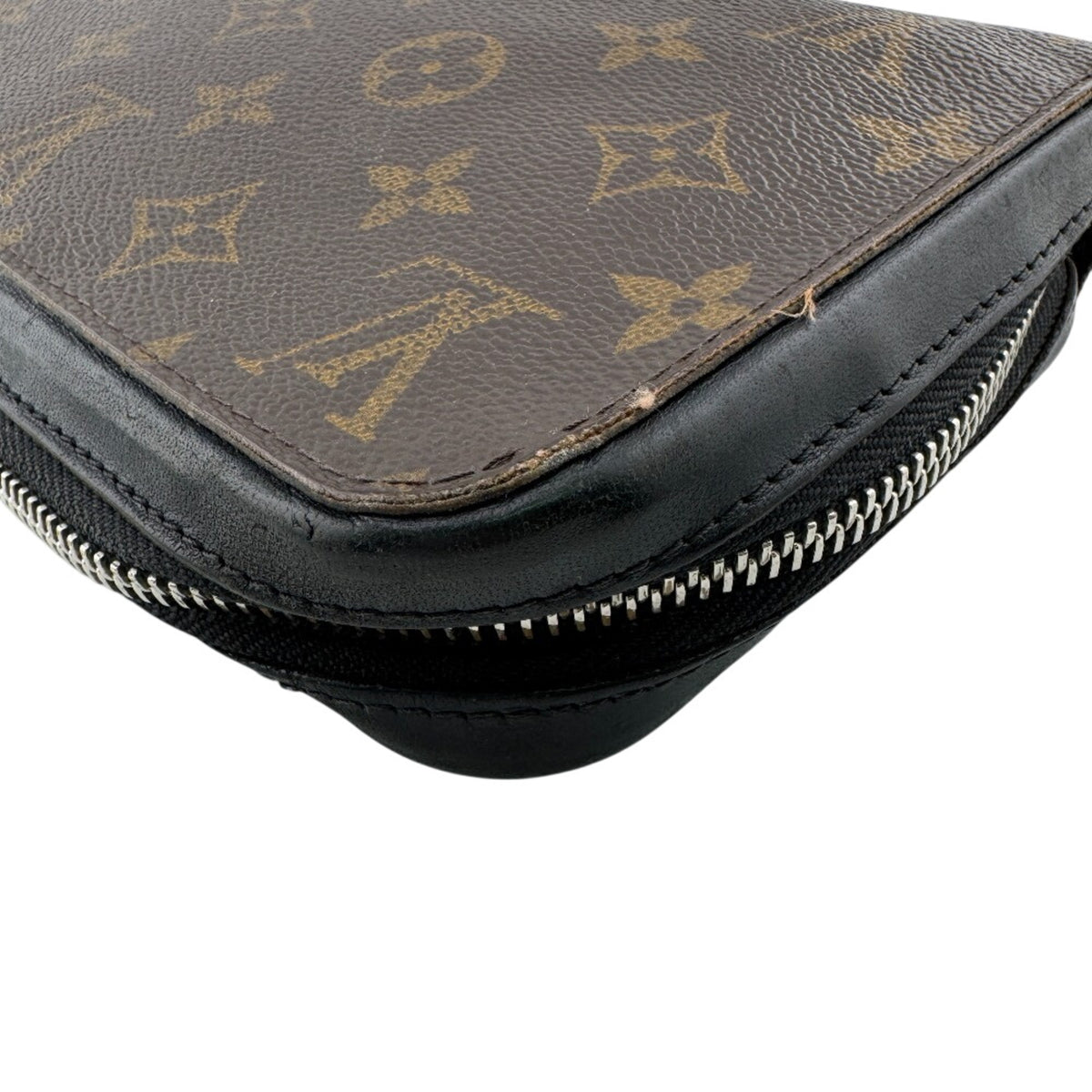 Louis Vuitton Brown Leather Clutch Bag (Pre-Owned)