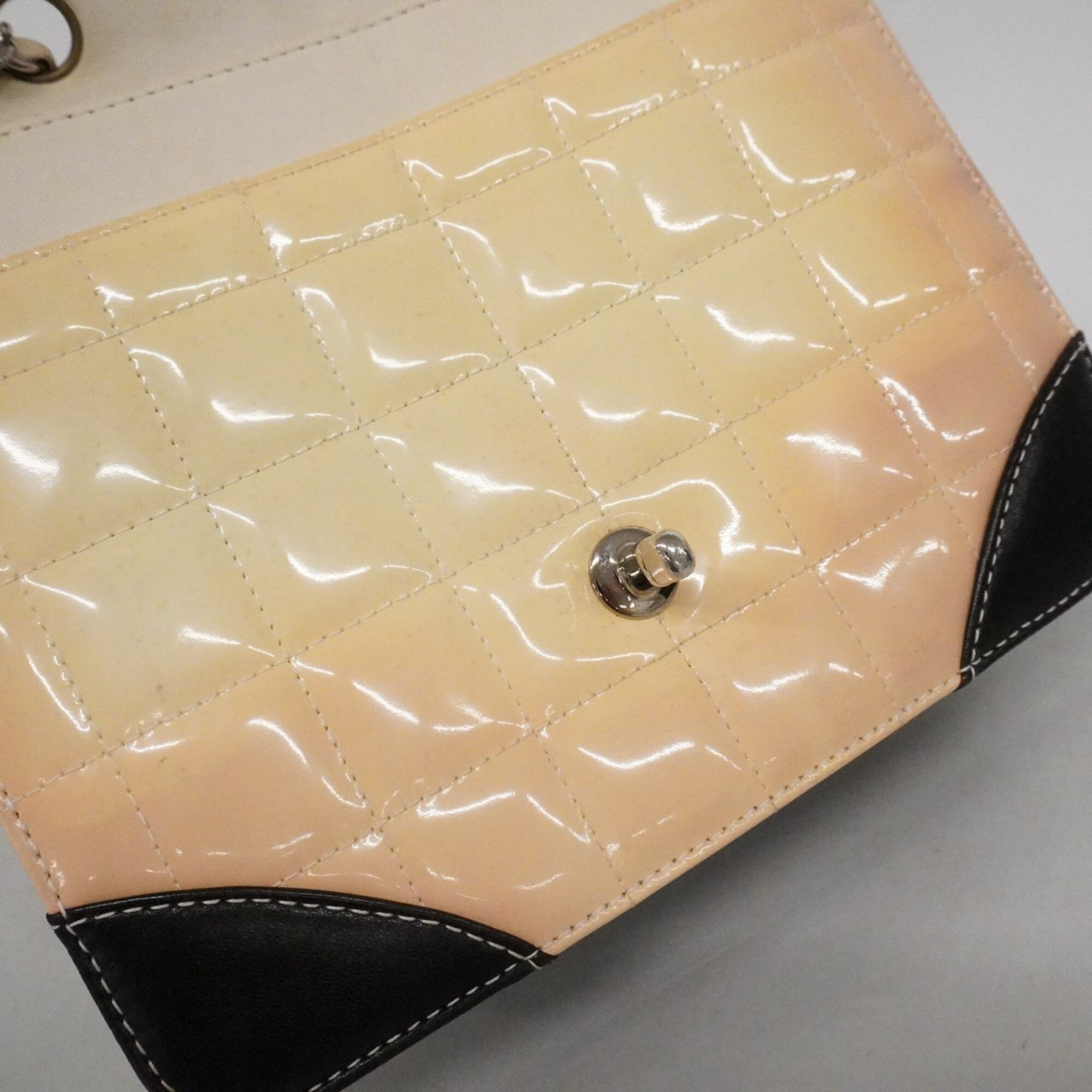 Chanel Black Ivory Patent Leather Shoulder Bag (Pre-Owned)