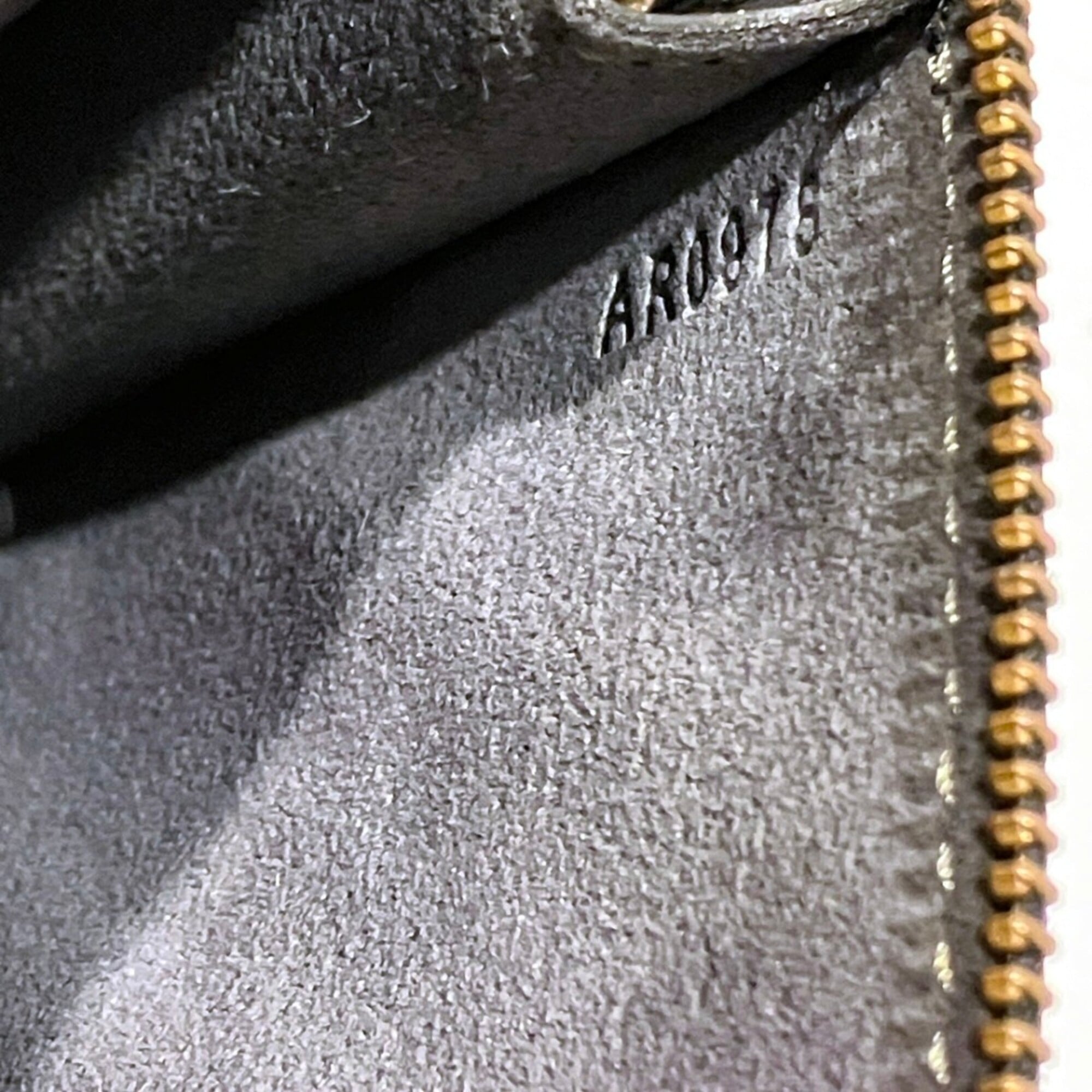 Louis Vuitton Epi Black Epi Leather Pochette (Pre-Owned)
