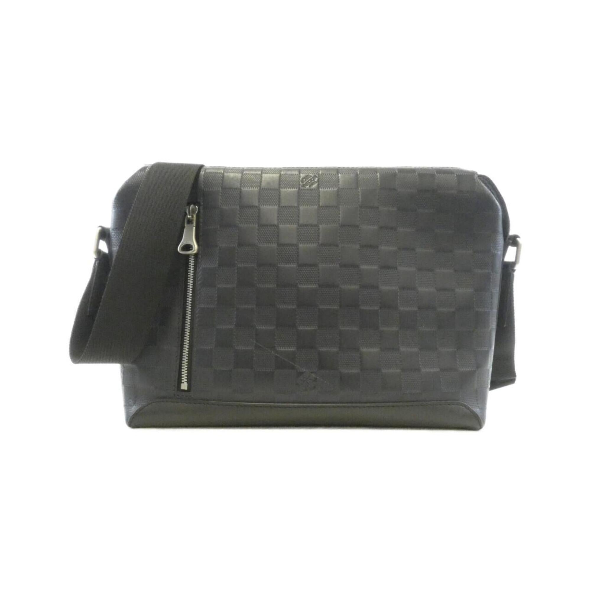 Louis Vuitton Damier Canvas Matte Silver Leather Shoulder Bag (Pre-Owned)