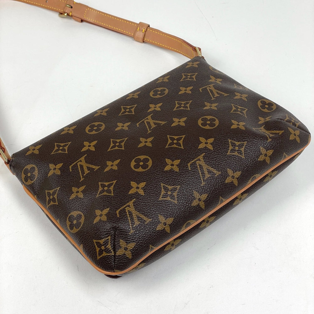 Louis Vuitton Monogram Brown Monogram Shoulder Bag (Pre-Owned)