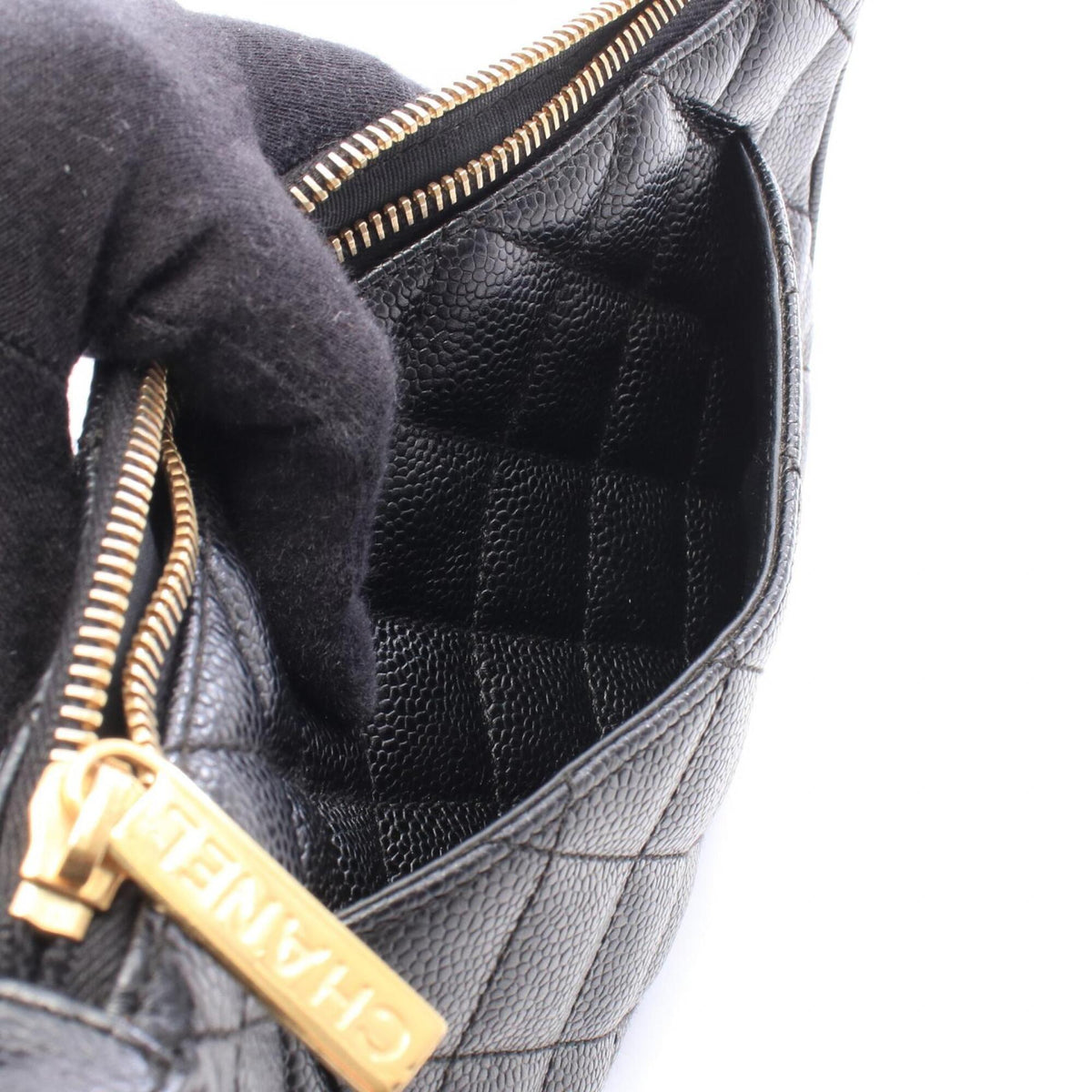 Chanel Black Grained Calfskin Handbag Shoulder Bag (Pre-Owned)