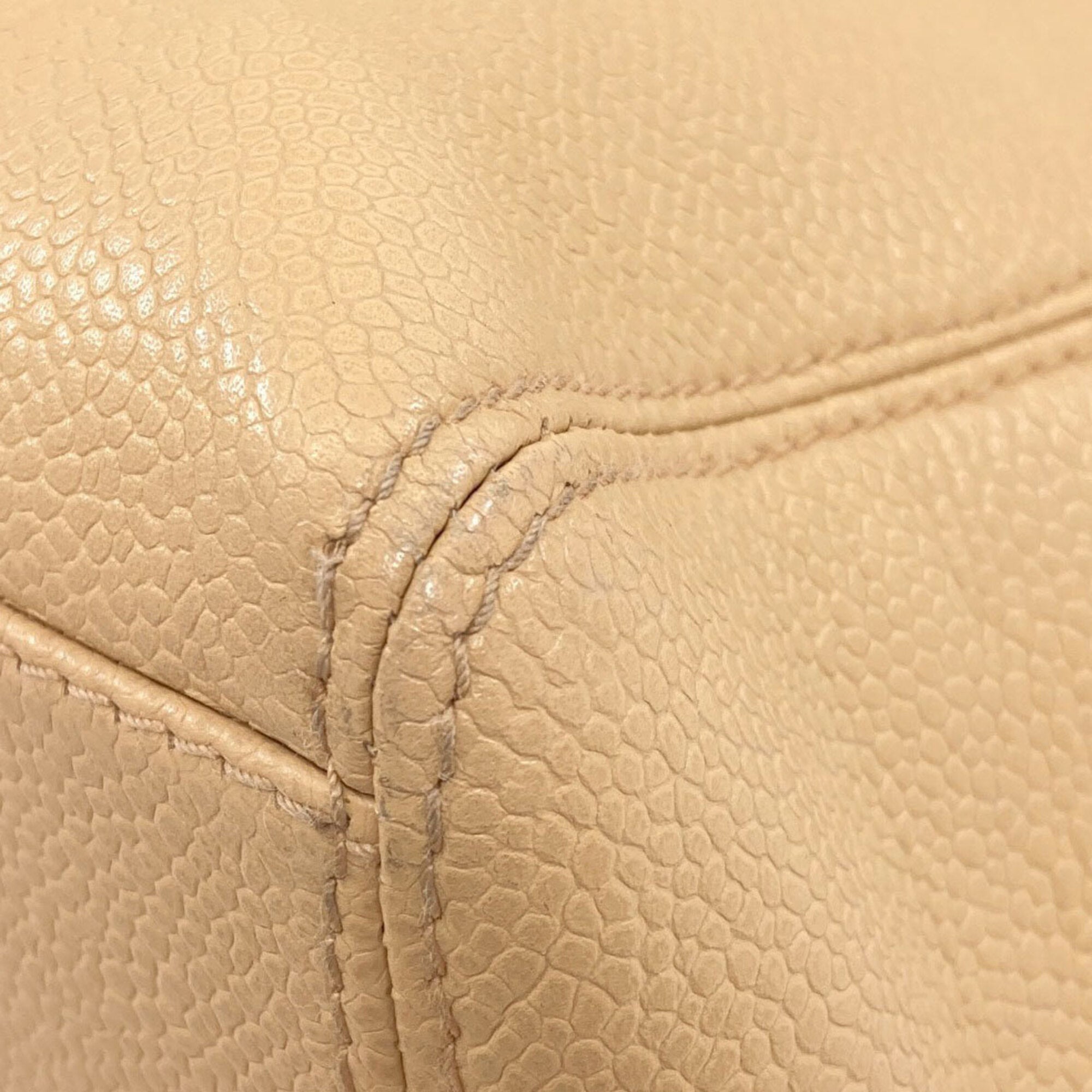 Chanel Beige Leather Handbag (Pre-Owned)