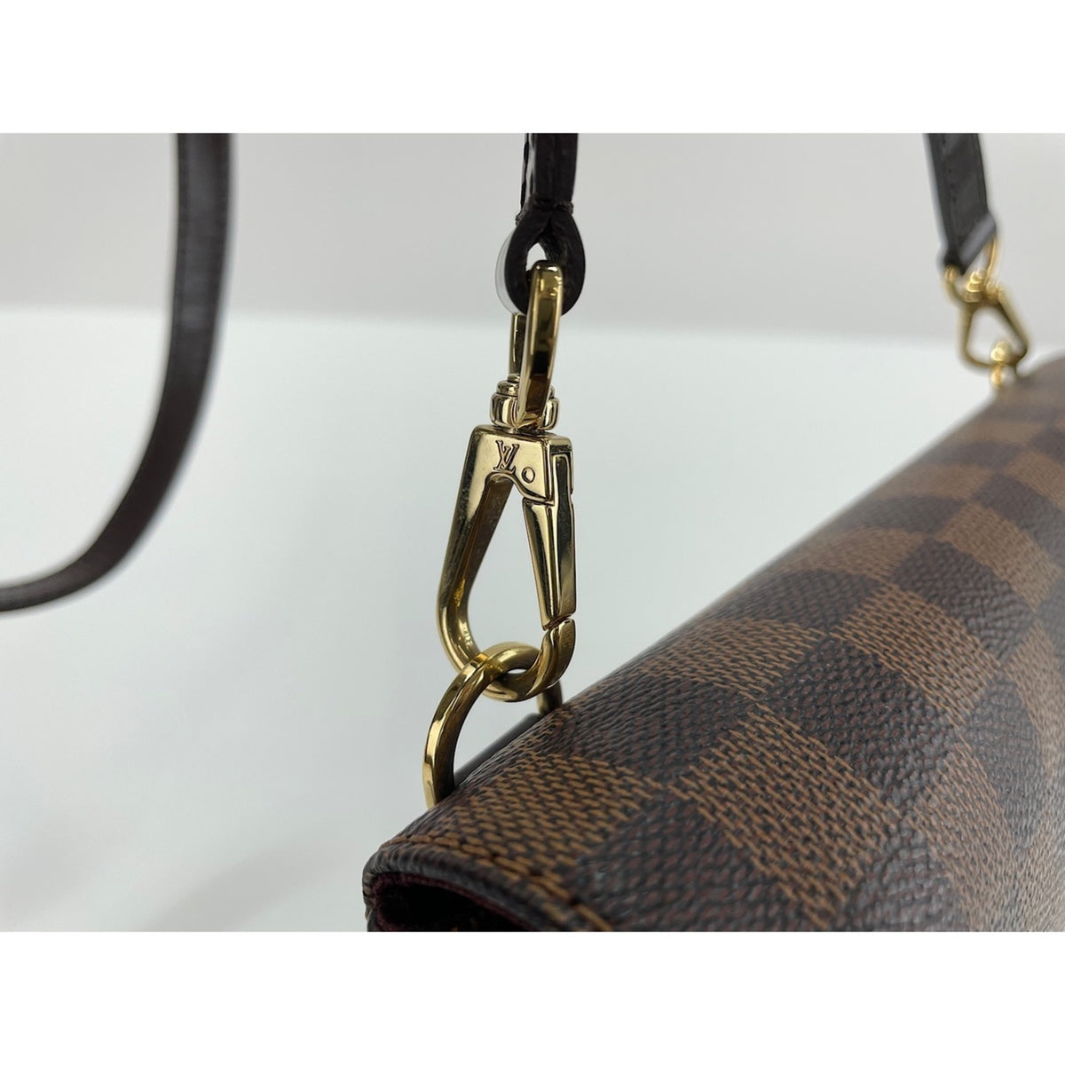 Louis Vuitton Brown Shoulder Bag (Pre-Owned)