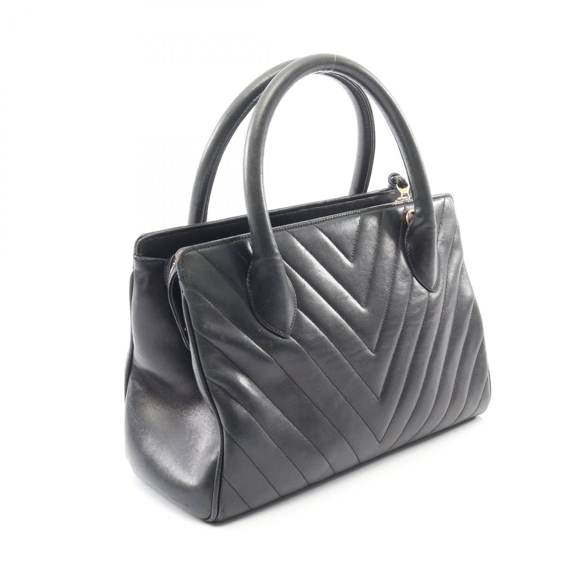 Chanel Black Leather Handbag (Pre-Owned)