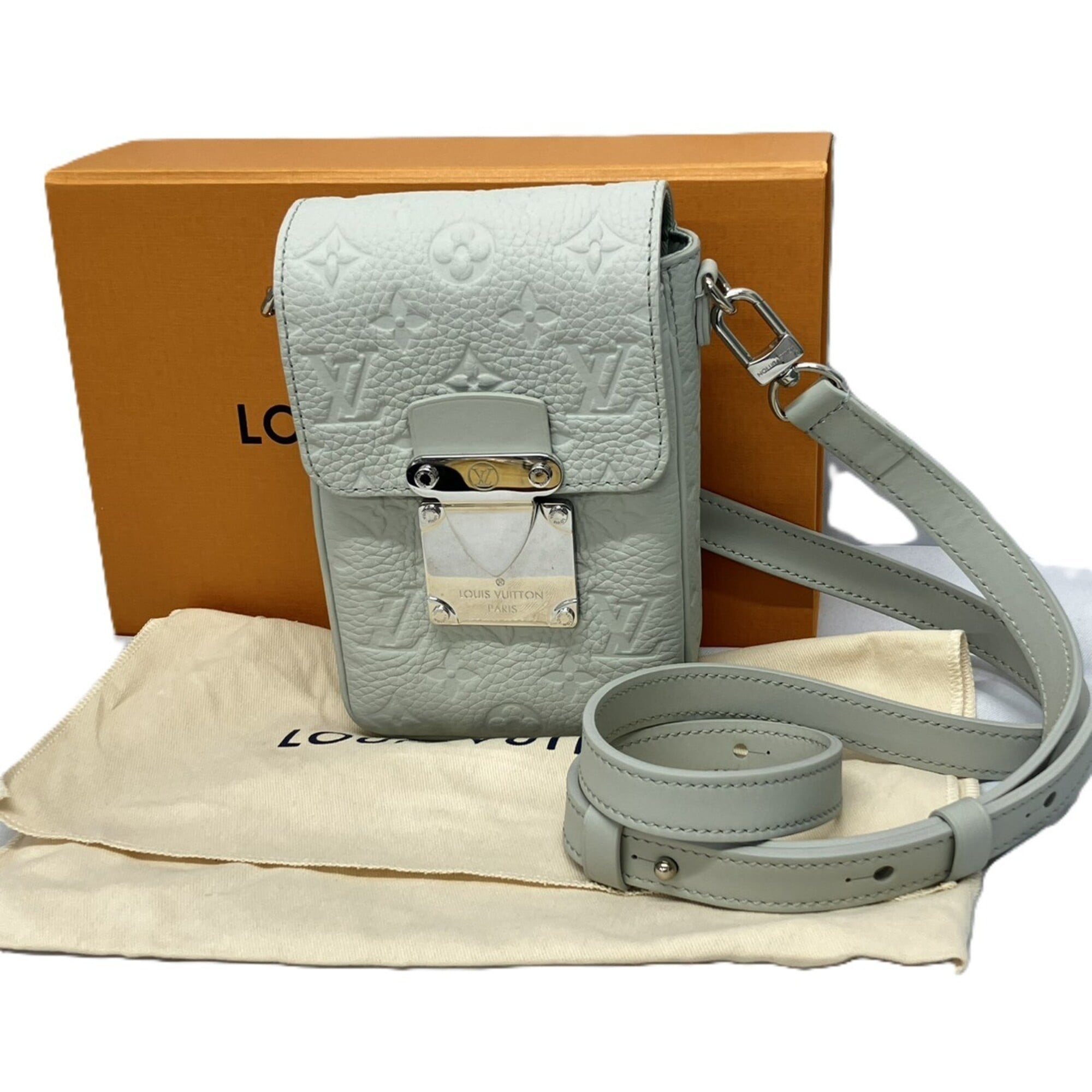 Louis Vuitton Mint Blue Leather Shoulder Bag (Pre-Owned)