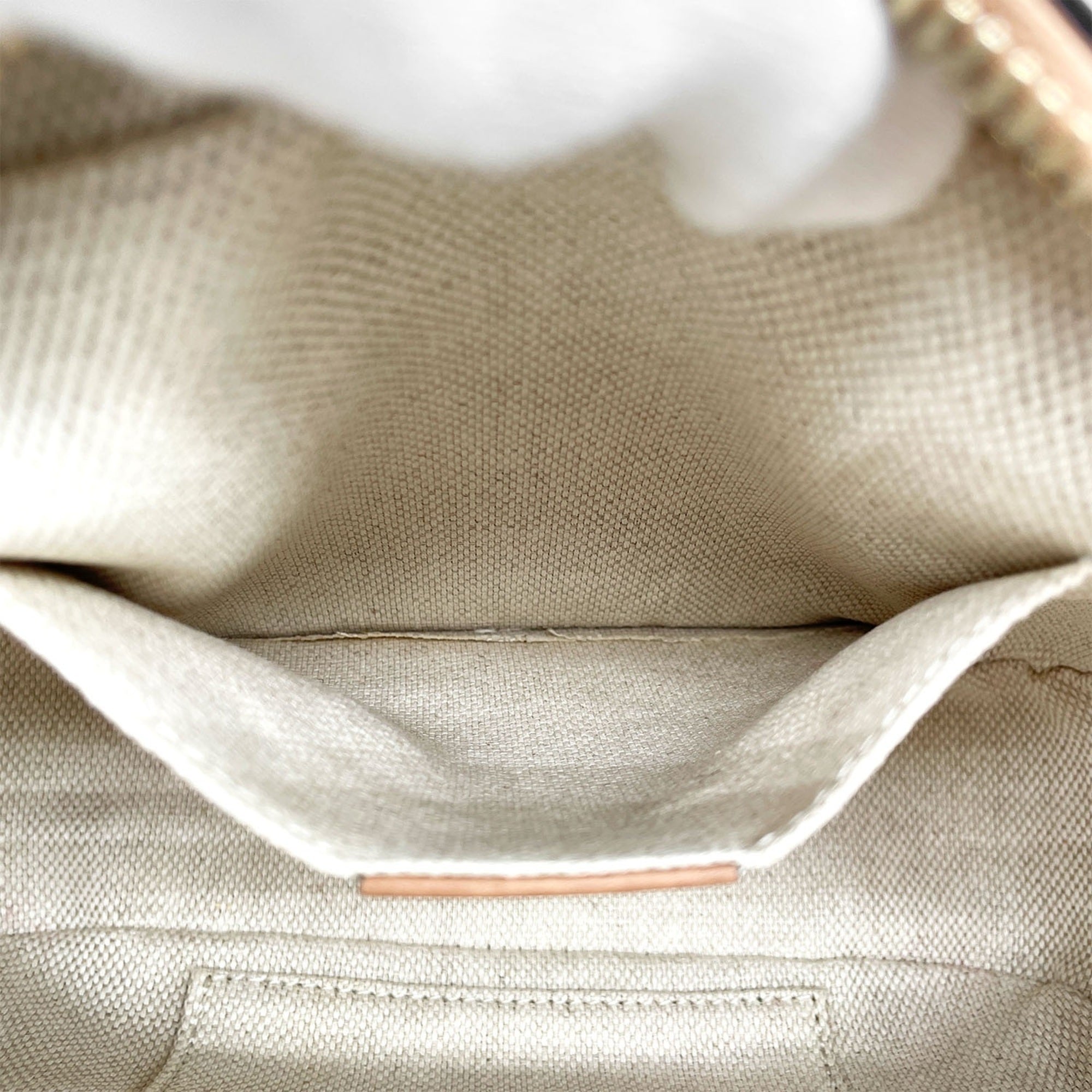 Gucci Beige Leather Shoulder Bag (Pre-Owned)