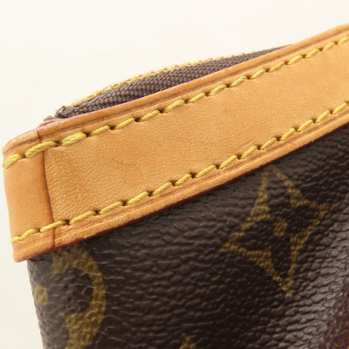 Louis Vuitton Brown Monogram Canvas Handbag (Pre-Owned)