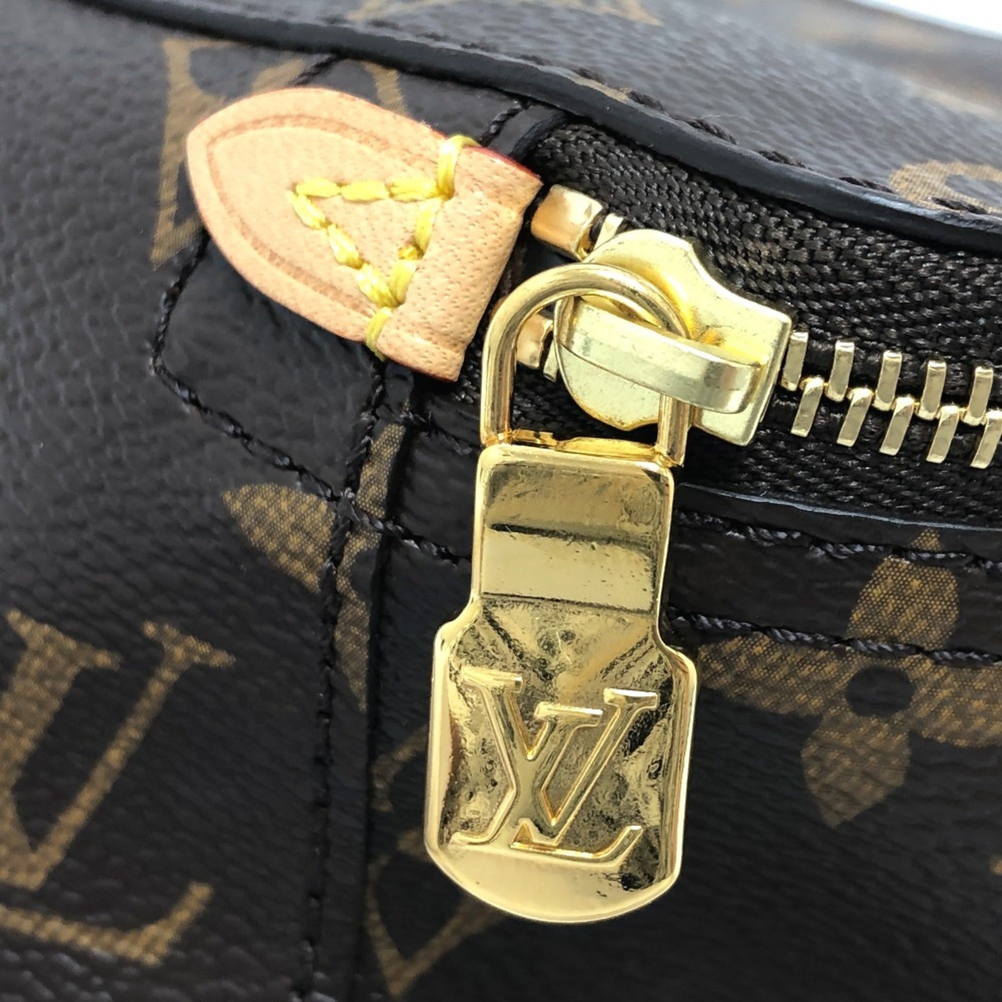 Louis Vuitton Brown Monogram Pouch (Pre-Owned)