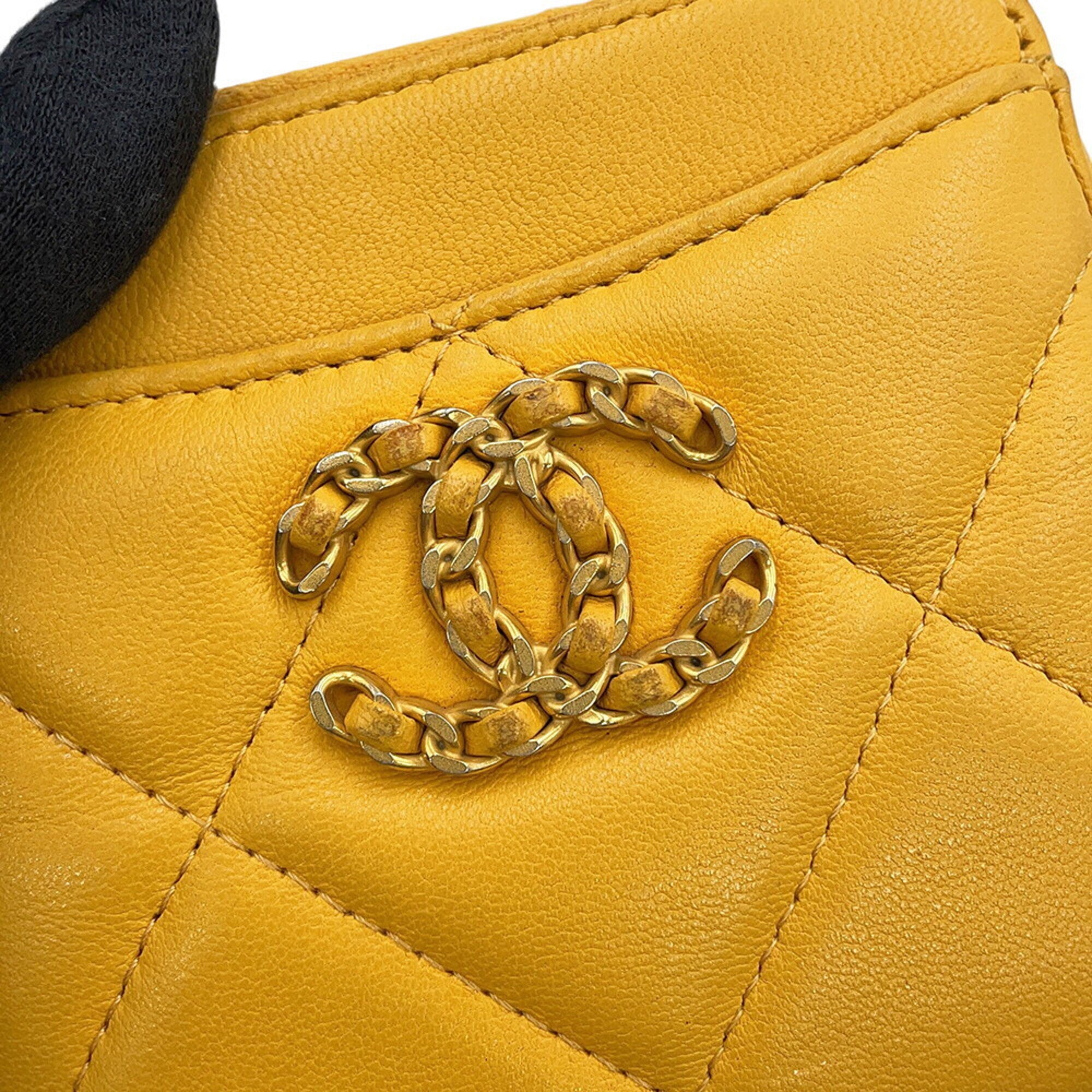 Chanel Yellow Leather Coin Purse/Coin Case (Pre-Owned)