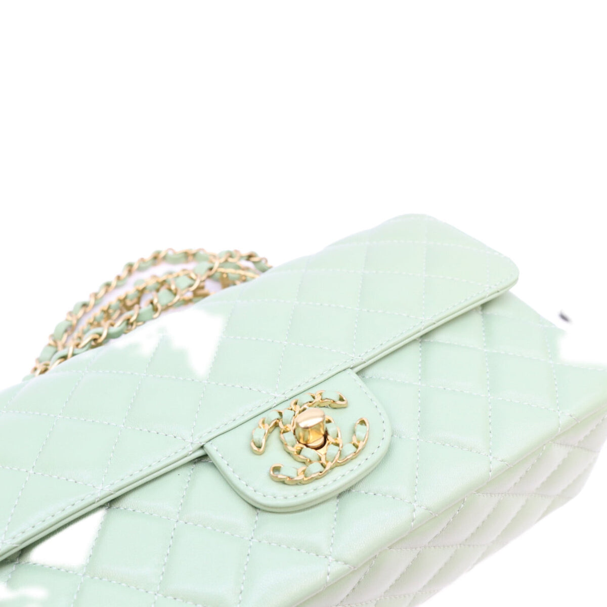 Chanel Green Leather Shoulder Bag (Pre-Owned)