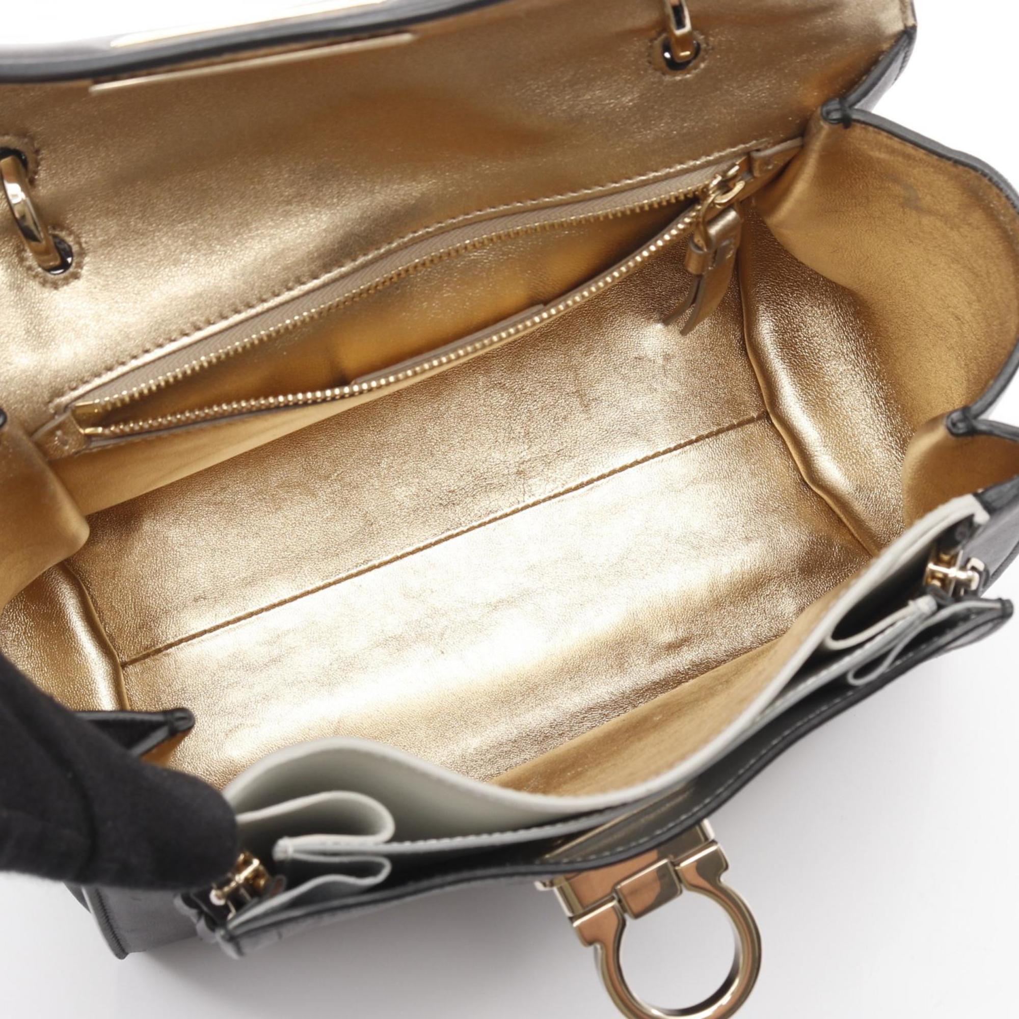 Salvatore Ferragamo Black Leather Handbag (Pre-Owned)