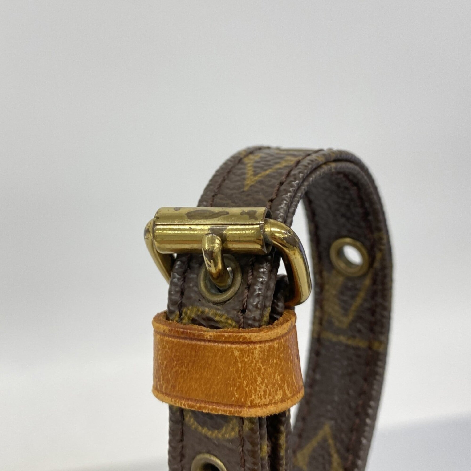Louis Vuitton Brown Shoulder Bag (Pre-Owned)