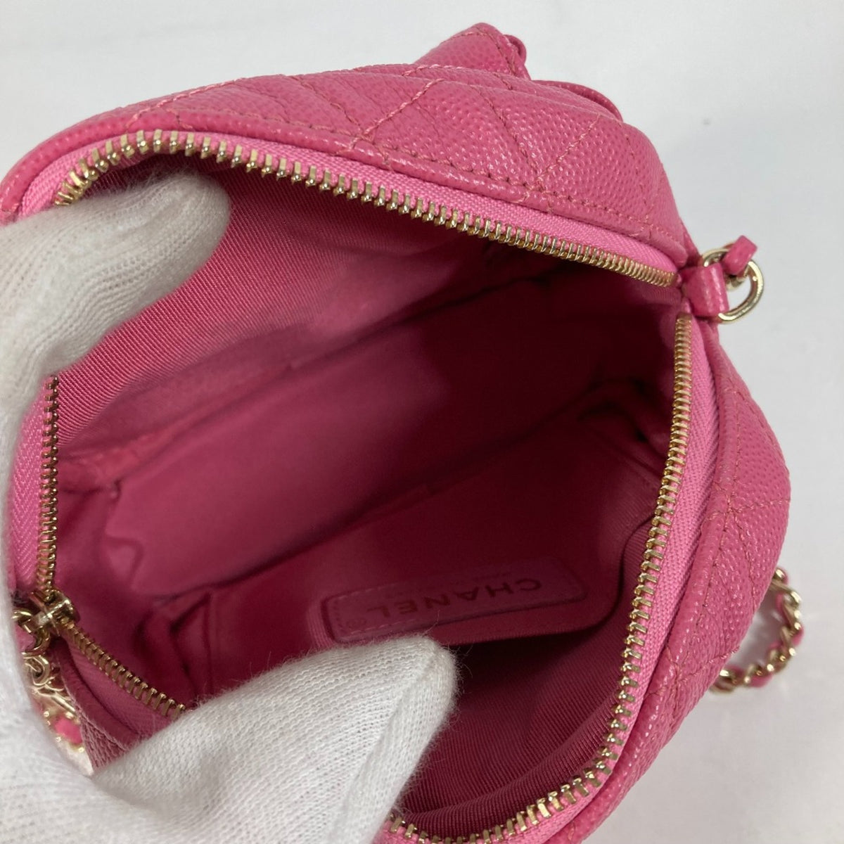 Chanel Pink Leather Shoulder Bag (Pre-Owned)