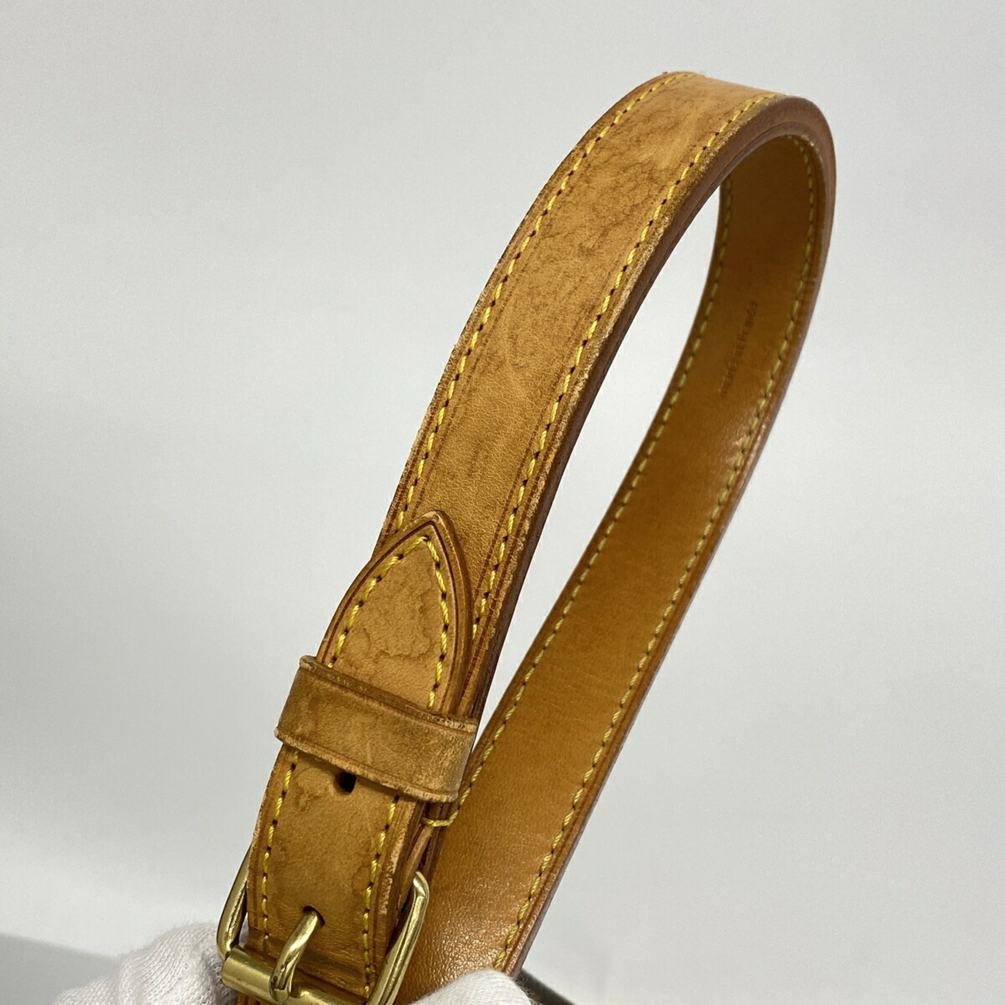 Louis Vuitton Brown Shoulder Bag (Pre-Owned)