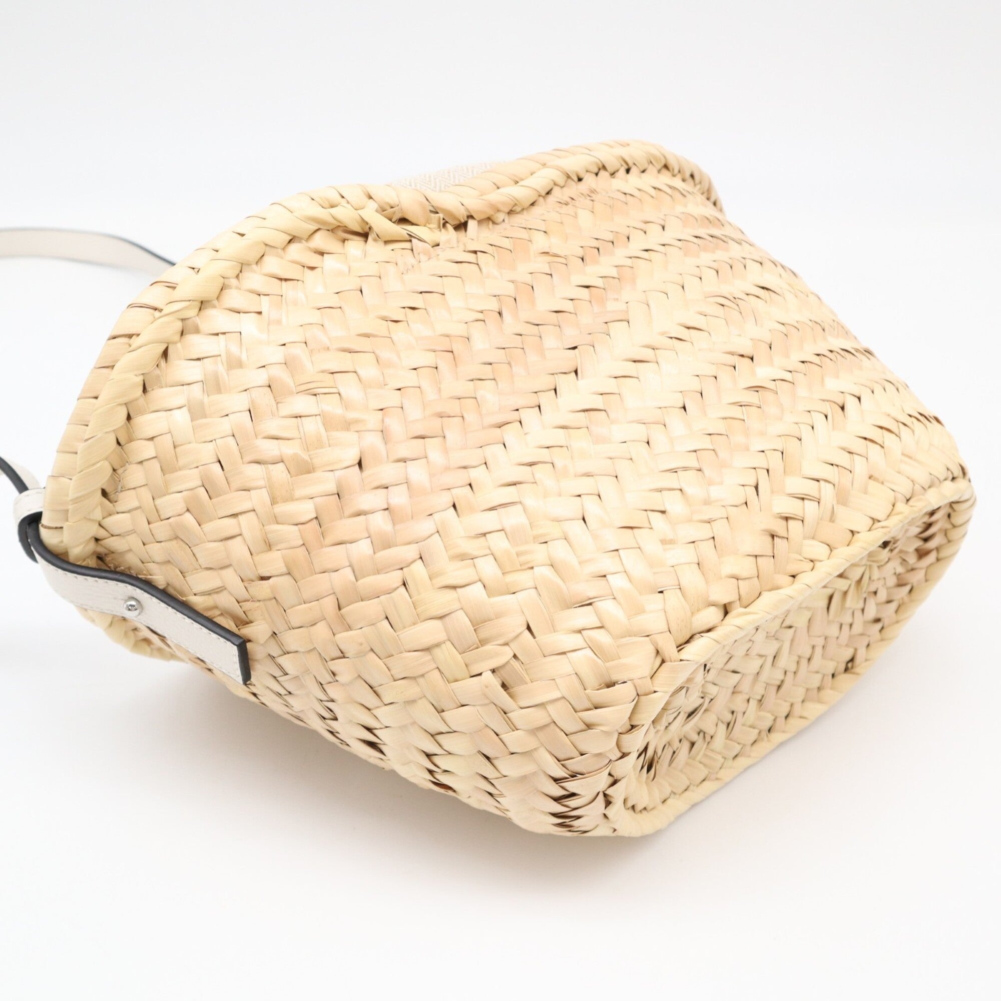 Loewe Beige White Leather Handbag (Pre-Owned)