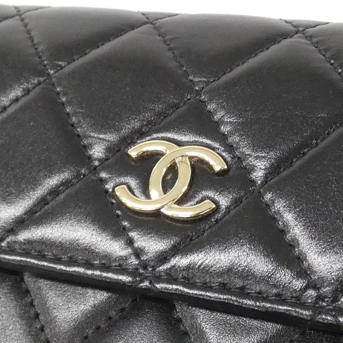 Chanel Black Artificial Pearl Leather Chain/Shoulder Wallet (Pre-Owned)