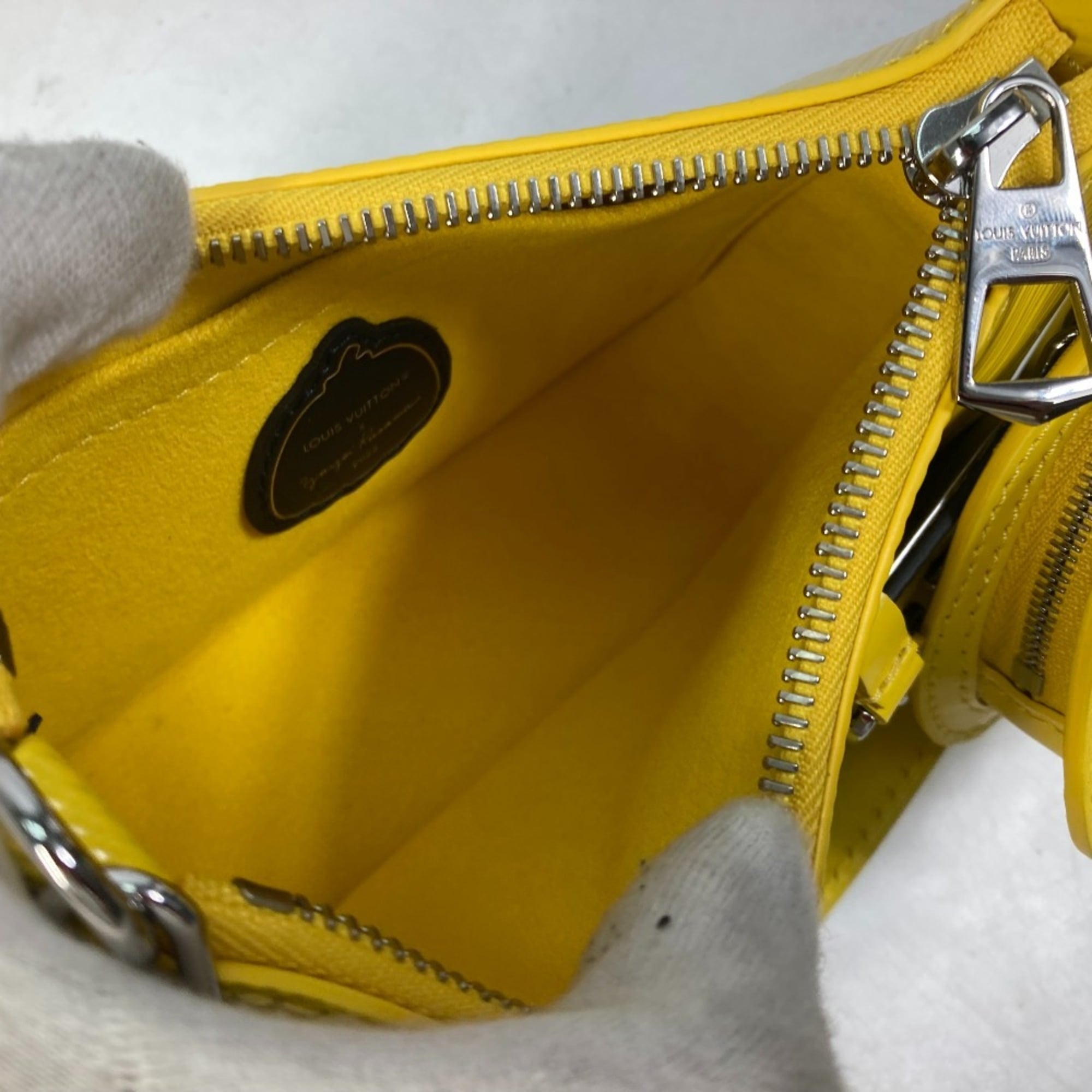 Louis Vuitton Black Jaune Yellow Epi Leather Handbag Shoulder Bag (Pre-Owned)