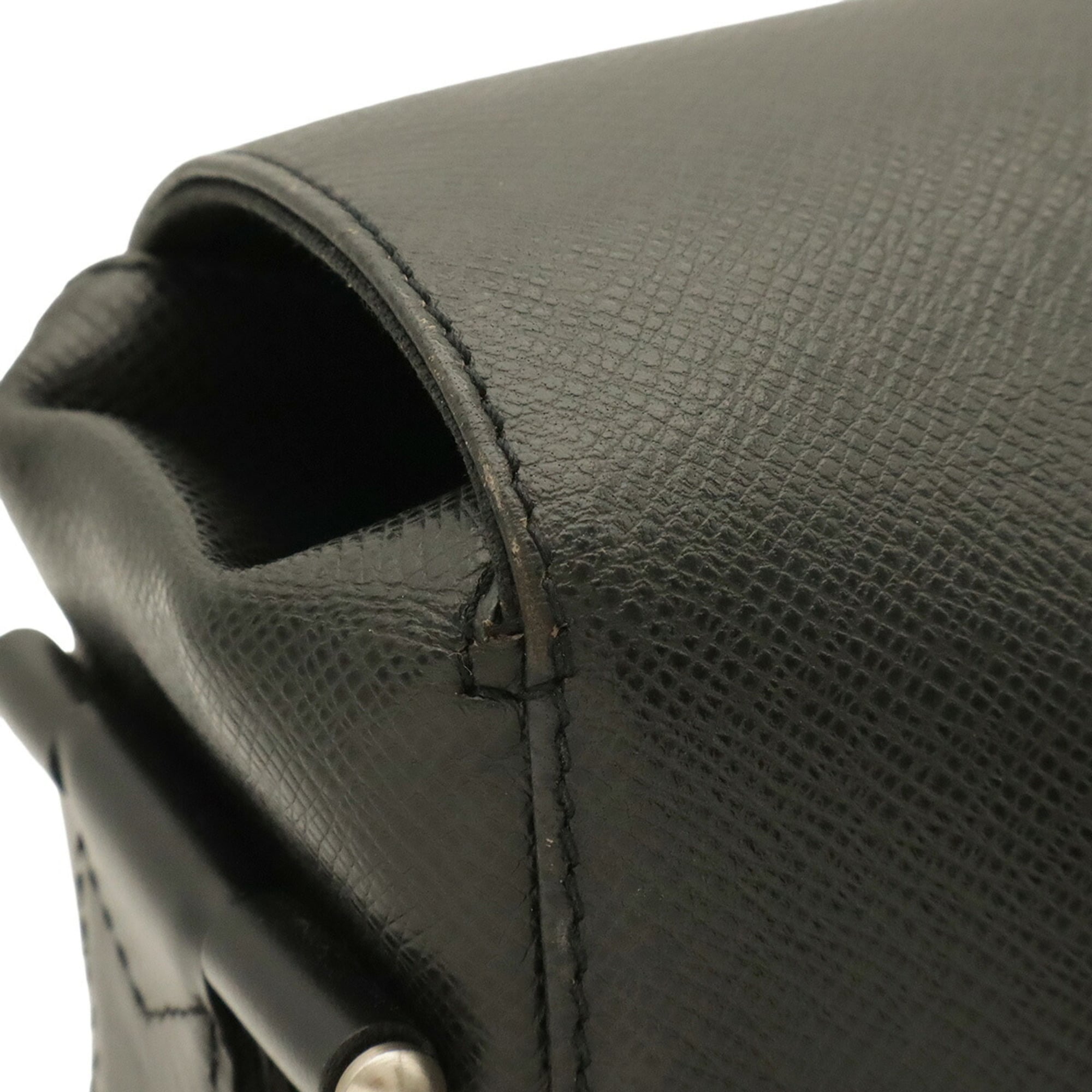 Louis Vuitton Ardoise Black Taiga Leather Shoulder Bag (Pre-Owned)
