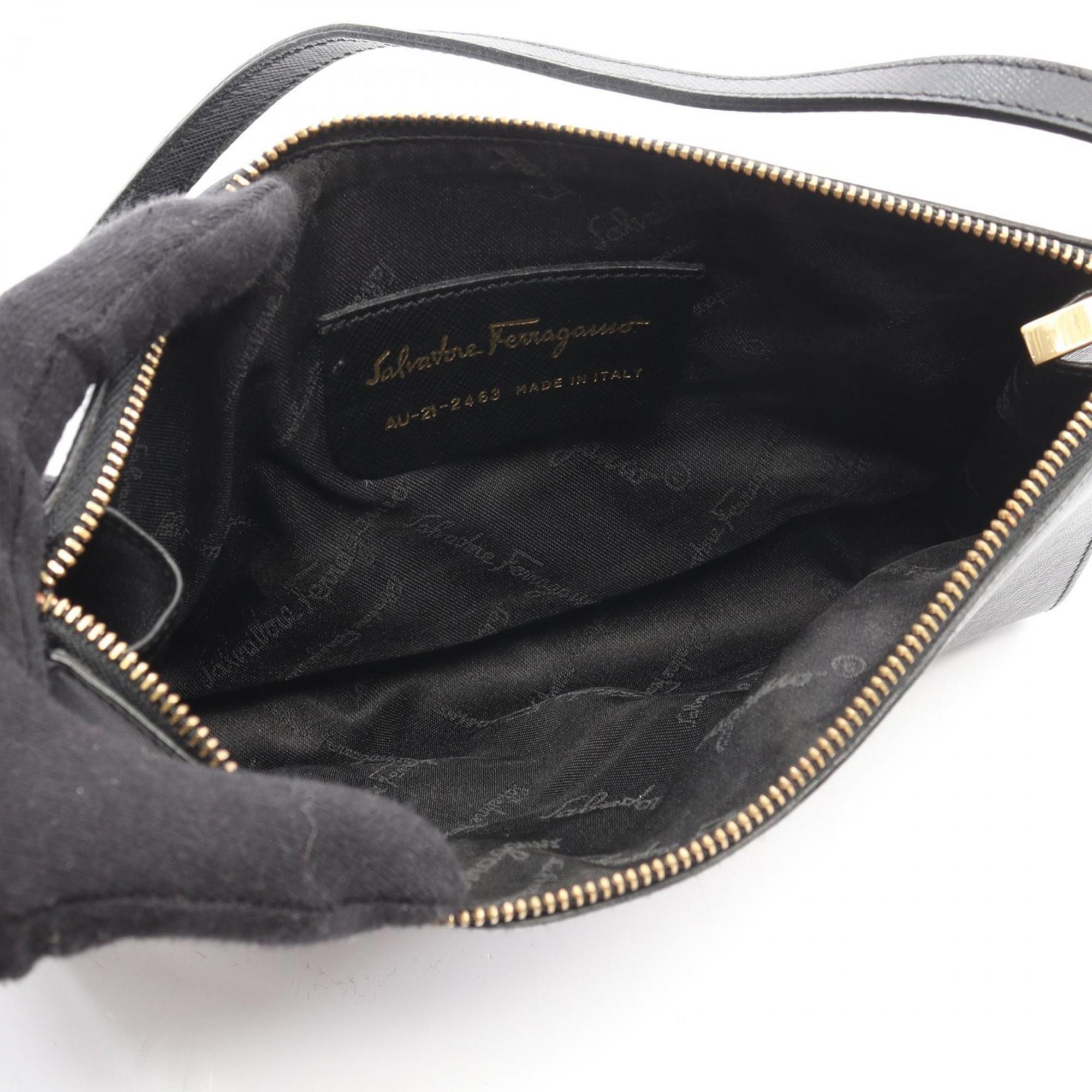 Salvatore Ferragamo Black Leather Handbag Shoulder Bag (Pre-Owned)