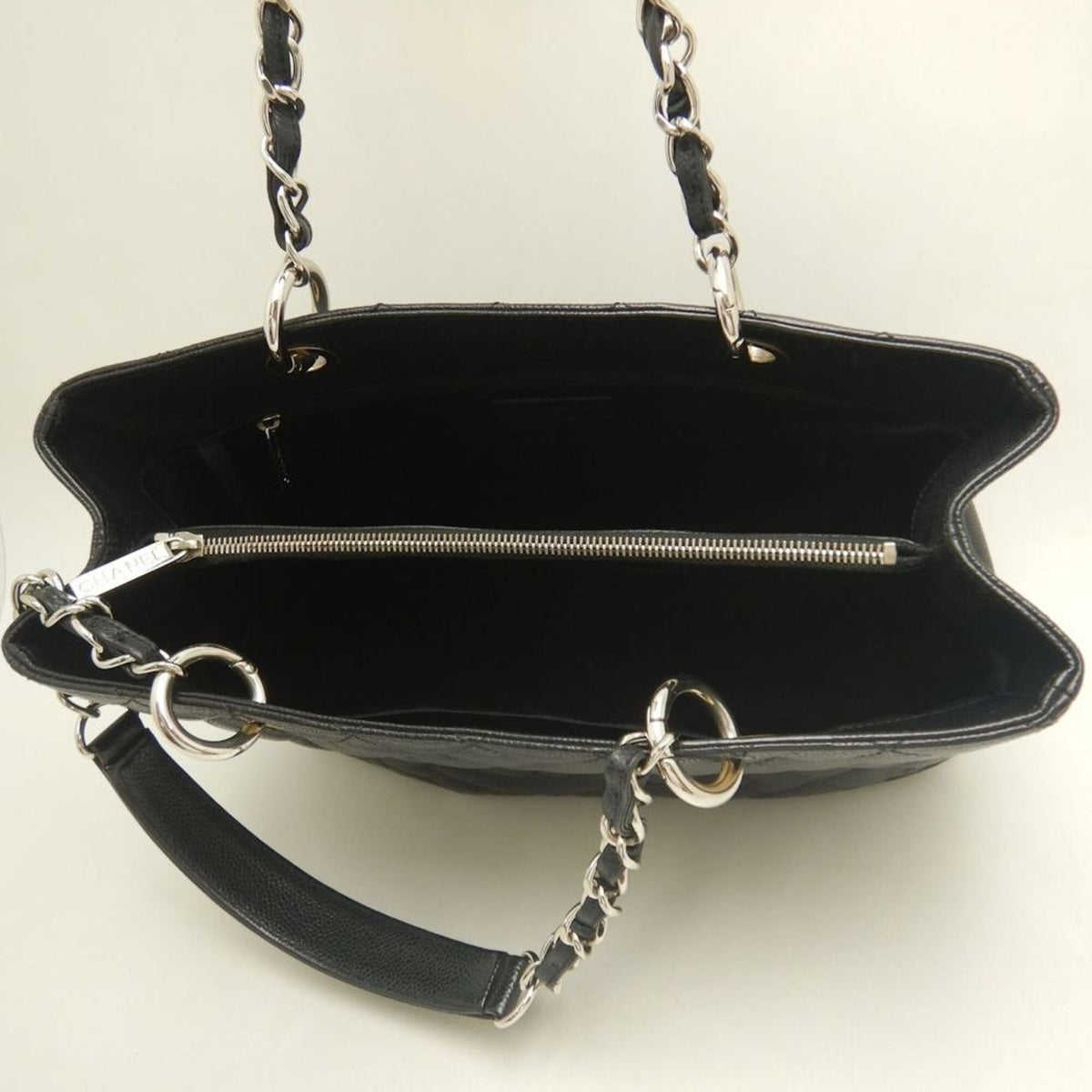 Chanel Black Grained Calfskin Tote Bag (Pre-Owned)