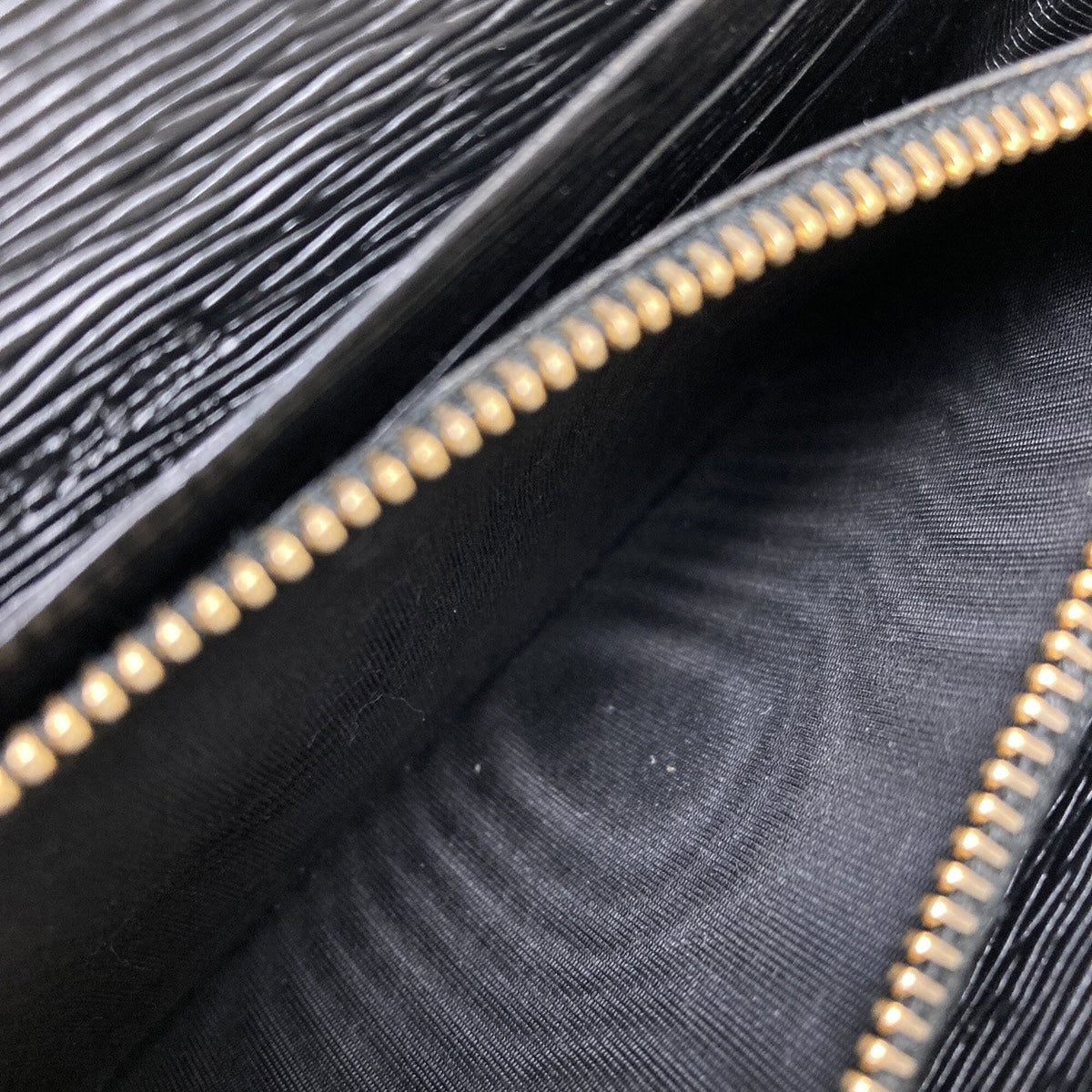 Prada Black Nylon Leather Long Wallet (Bi-Fold) (Pre-Owned)