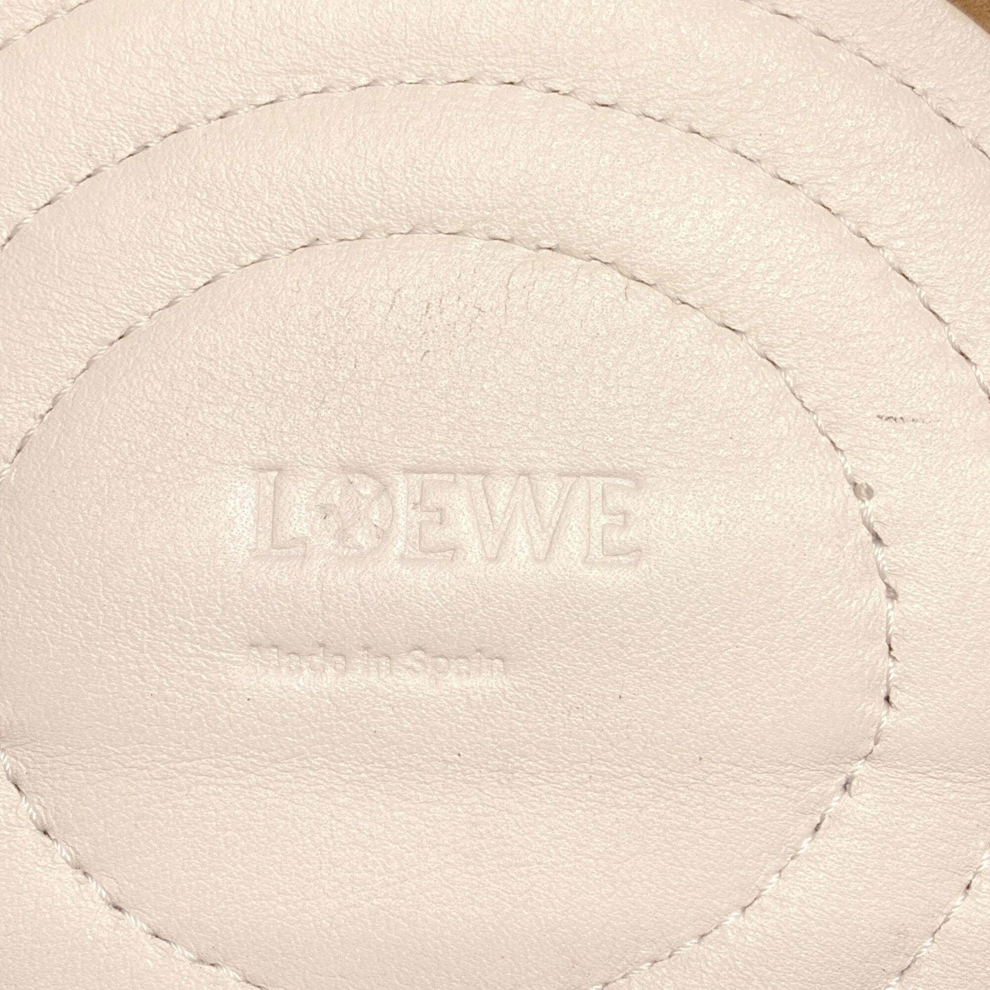 Loewe White Leather Handbag (Pre-Owned)