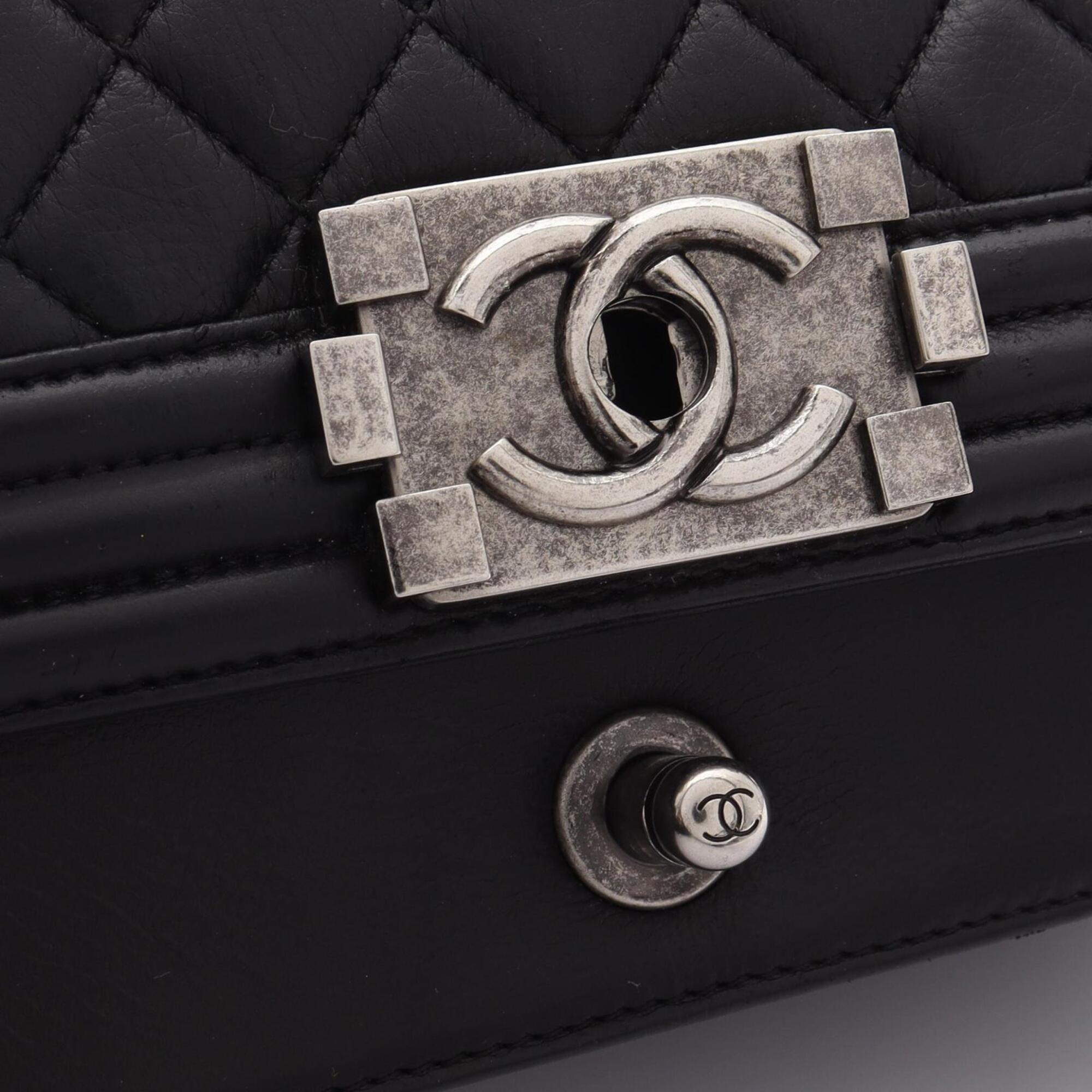 Chanel Black Leather Handbag Shoulder Bag (Pre-Owned)